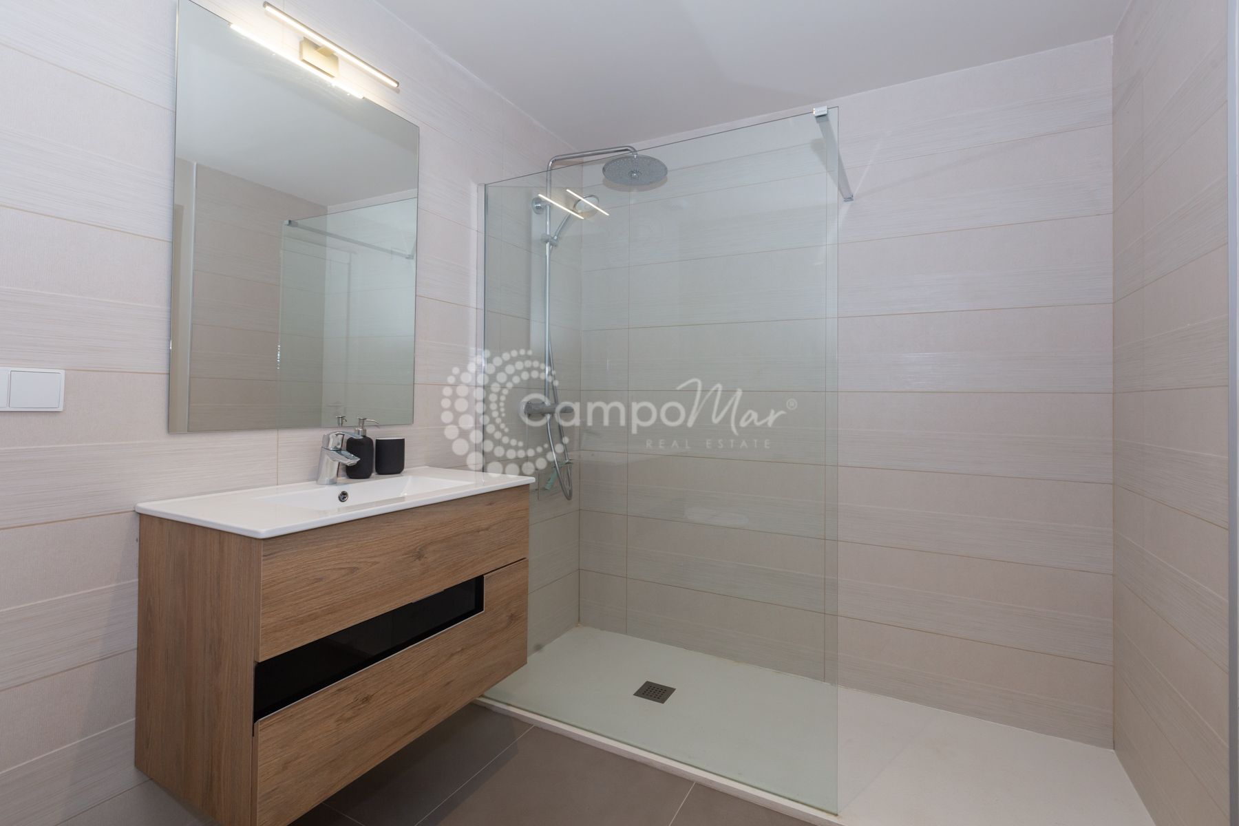 Flat in Avda de Andalucia - Sierra de Estepona, Estepona