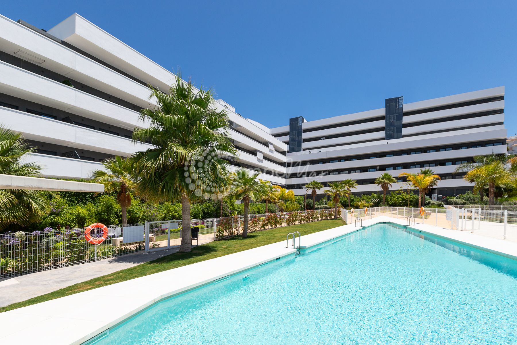 Flat in Avda de Andalucia - Sierra de Estepona, Estepona