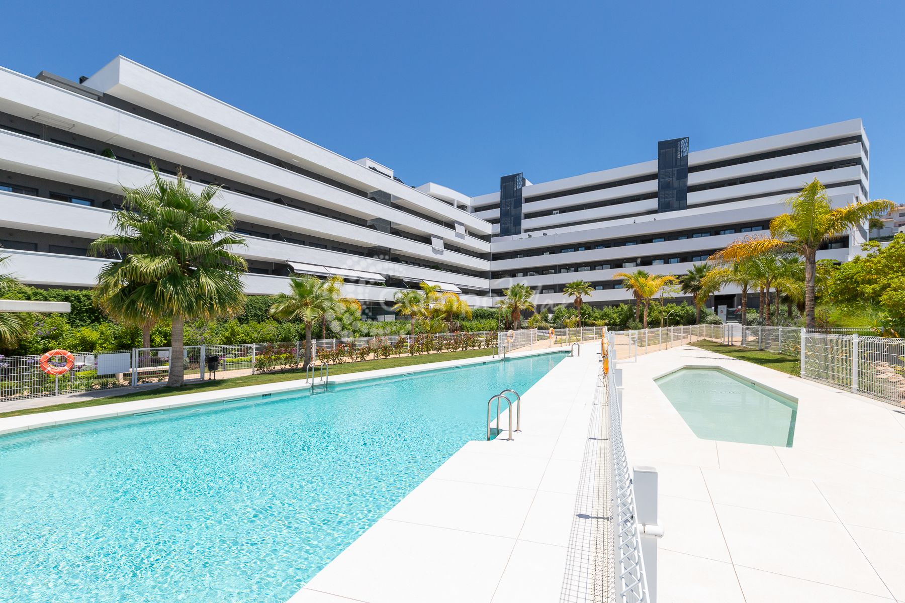 Flat in Avda de Andalucia - Sierra de Estepona, Estepona