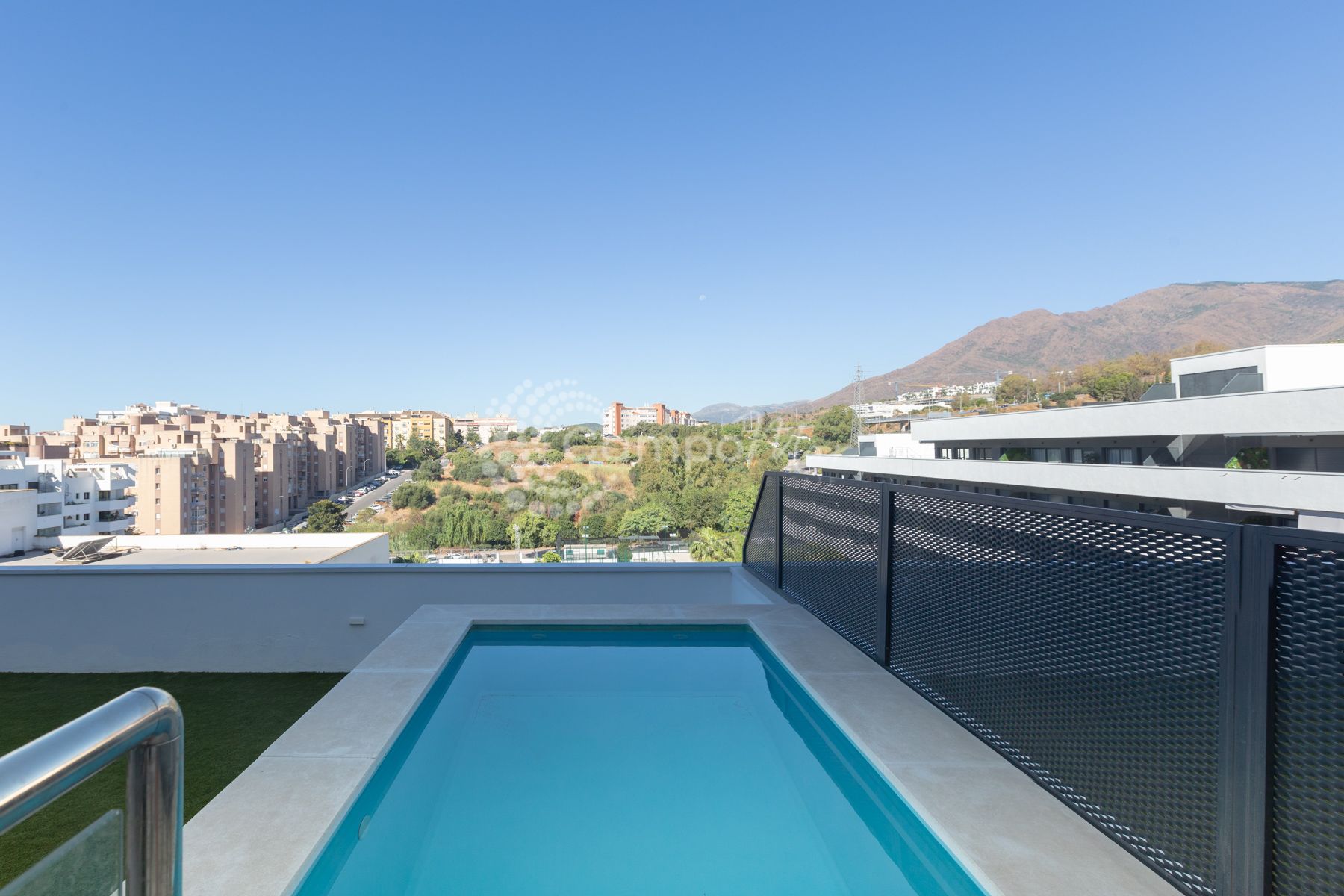 Flat in Avda de Andalucia - Sierra de Estepona, Estepona
