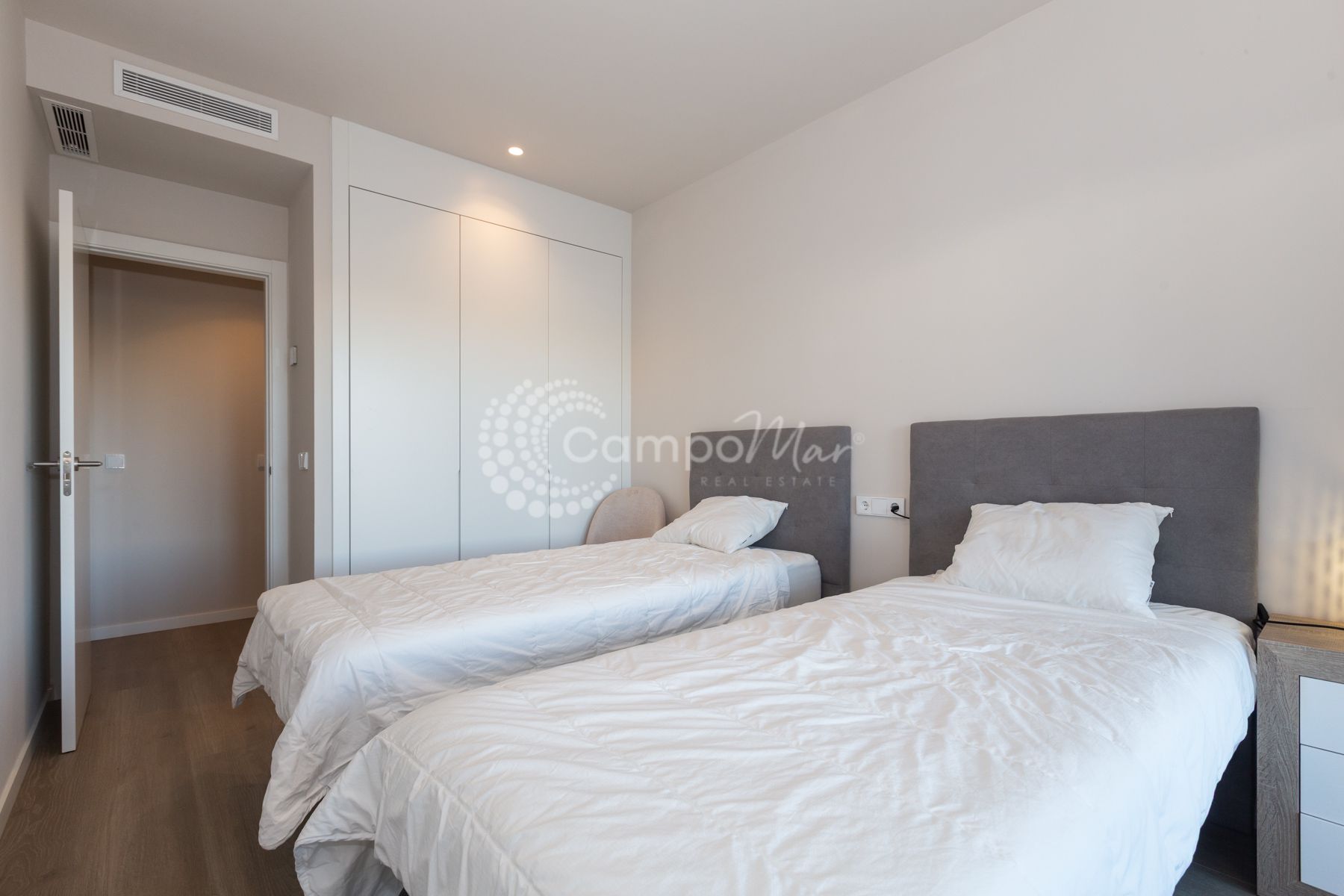 Flat in Avda de Andalucia - Sierra de Estepona, Estepona