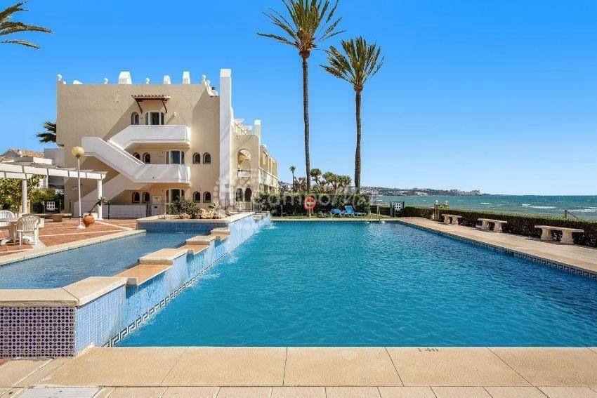 Duplex Penthouse in Playa del Moral, Estepona