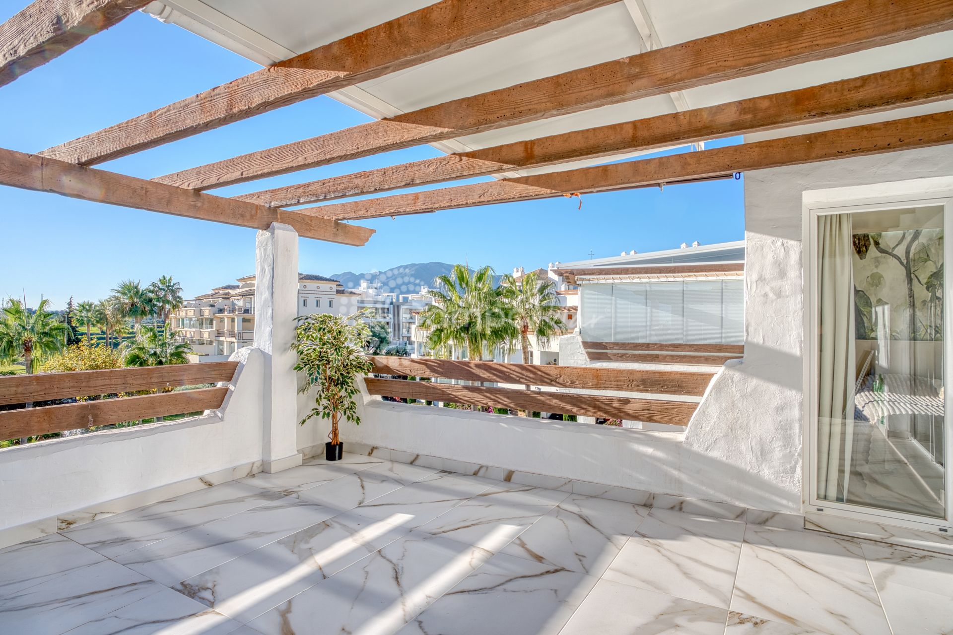 Penthouse in Selwo Hills, Estepona