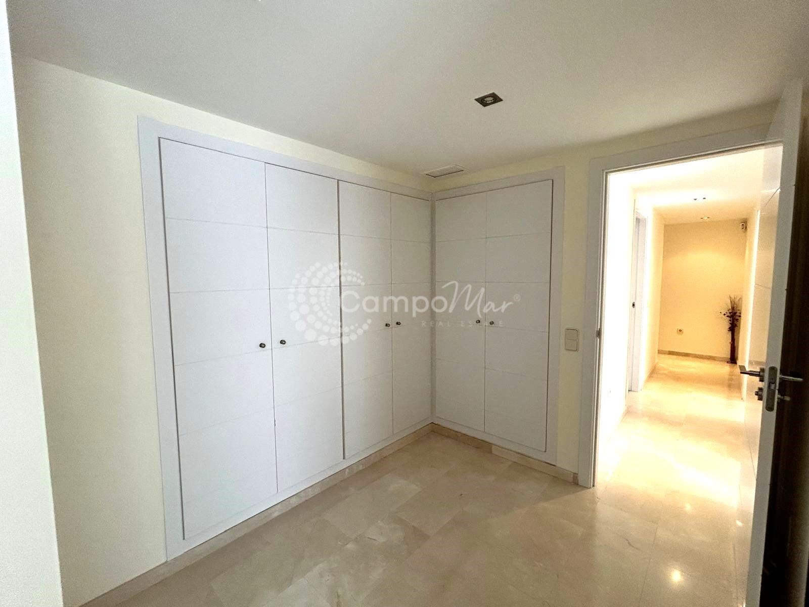 Apartamento en Estepona Puerto, Estepona