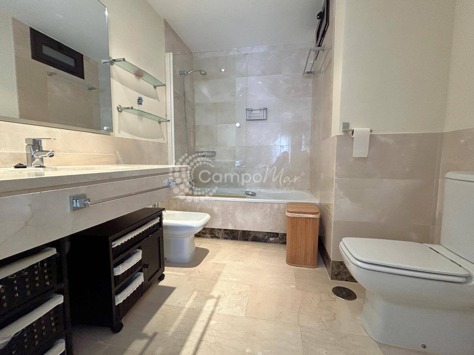 Apartamento en Estepona Puerto, Estepona