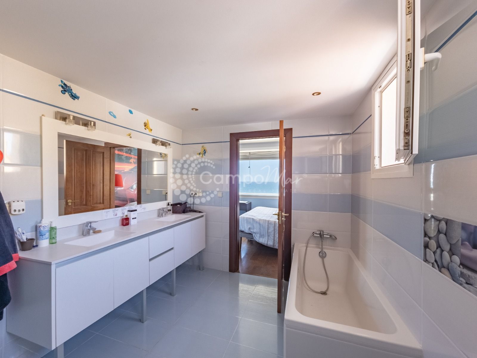 Town House in Beach Side New Golden Mile, Estepona