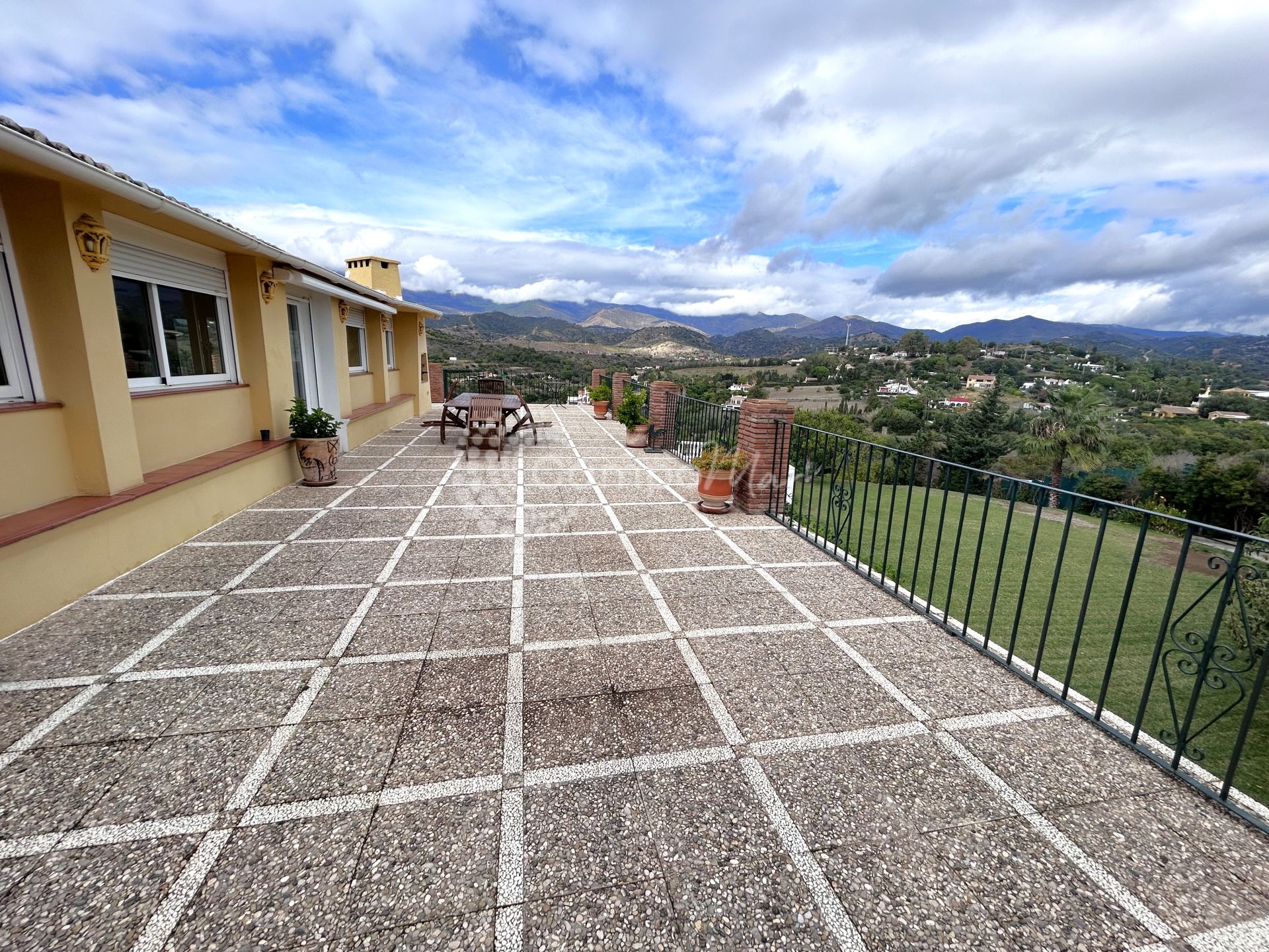 Country House in El Padron, Estepona