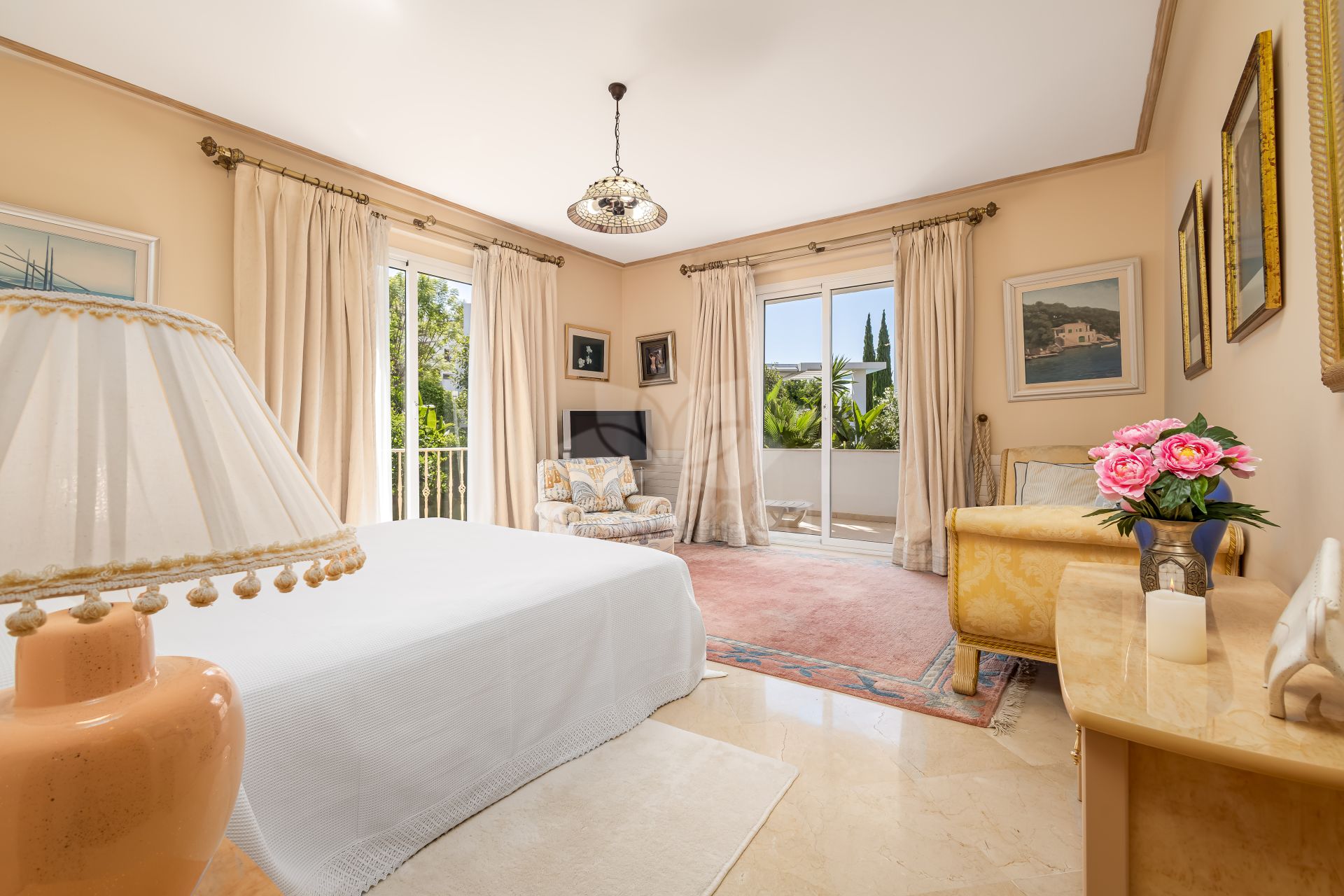 Villa in El Paraiso, Estepona