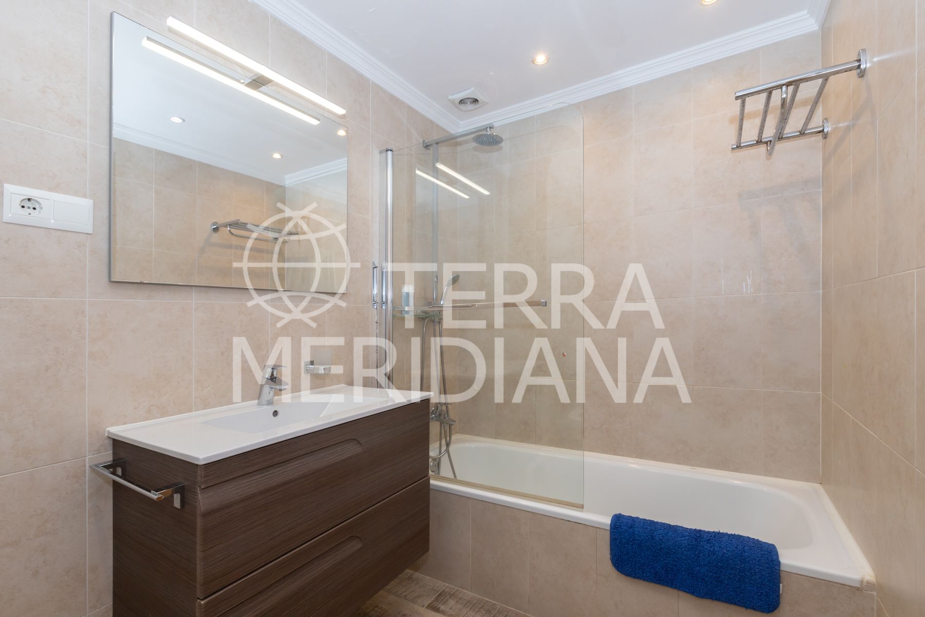 Flat in Nueva Andalucia, Marbella