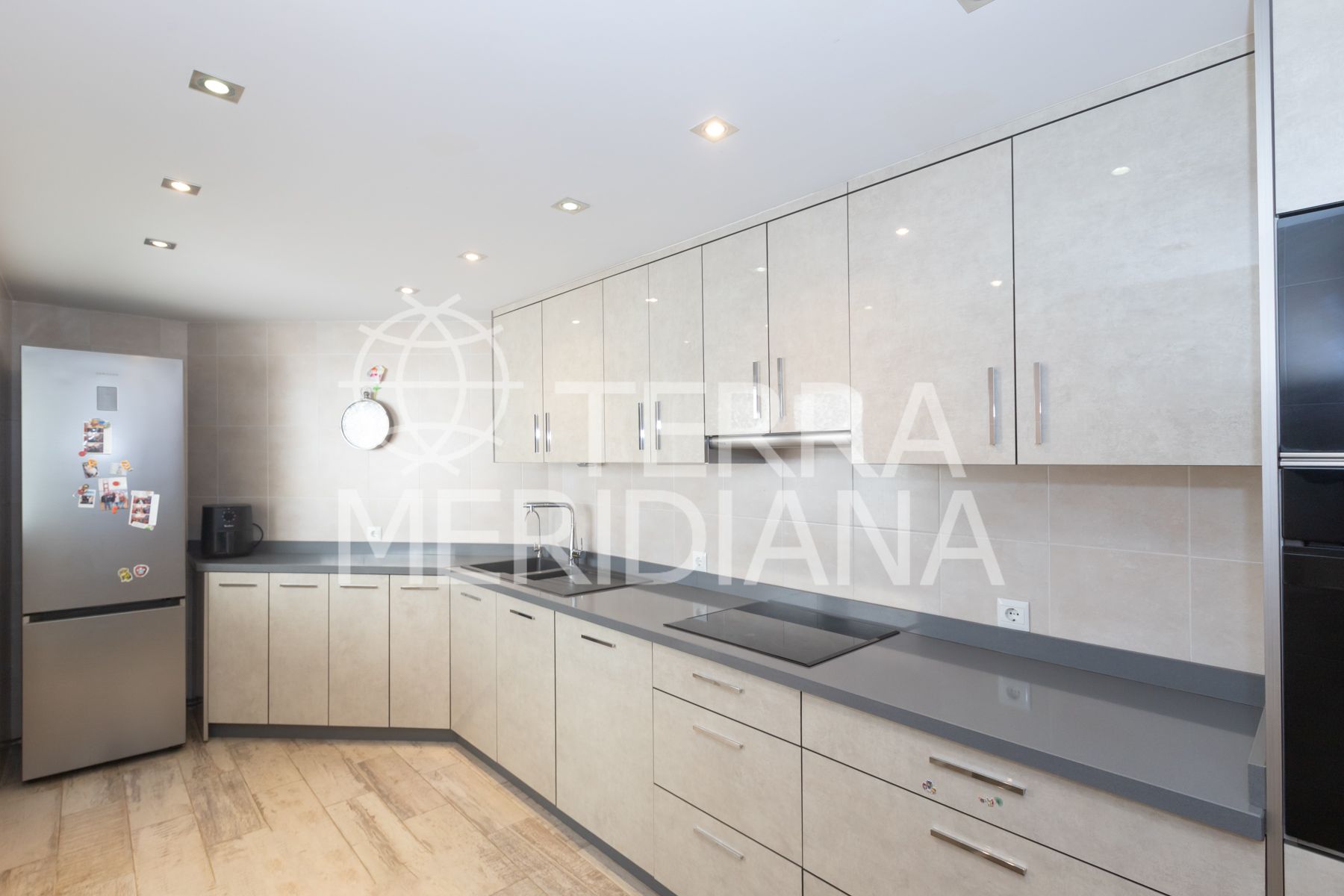 Flat in Nueva Andalucia, Marbella