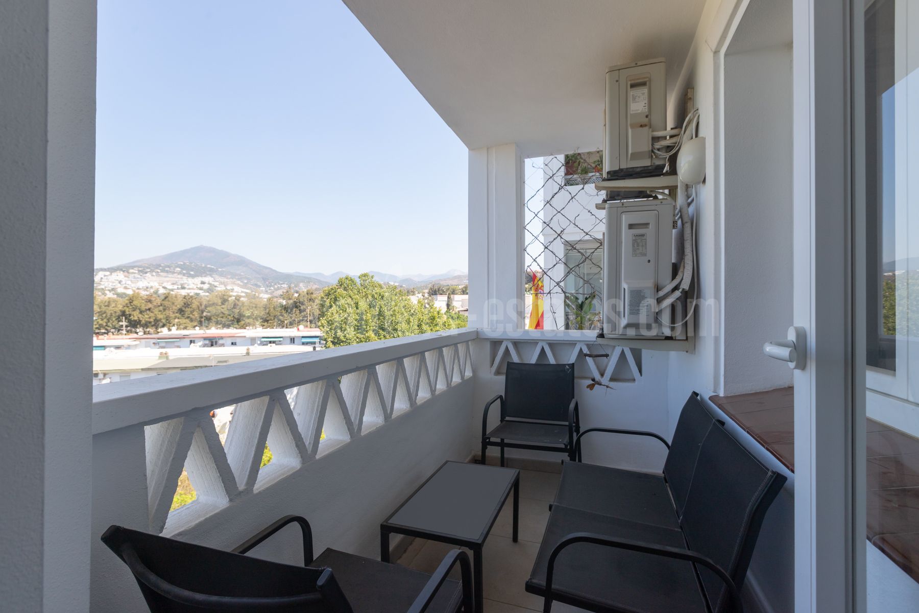 Flat in Nueva Andalucia, Marbella