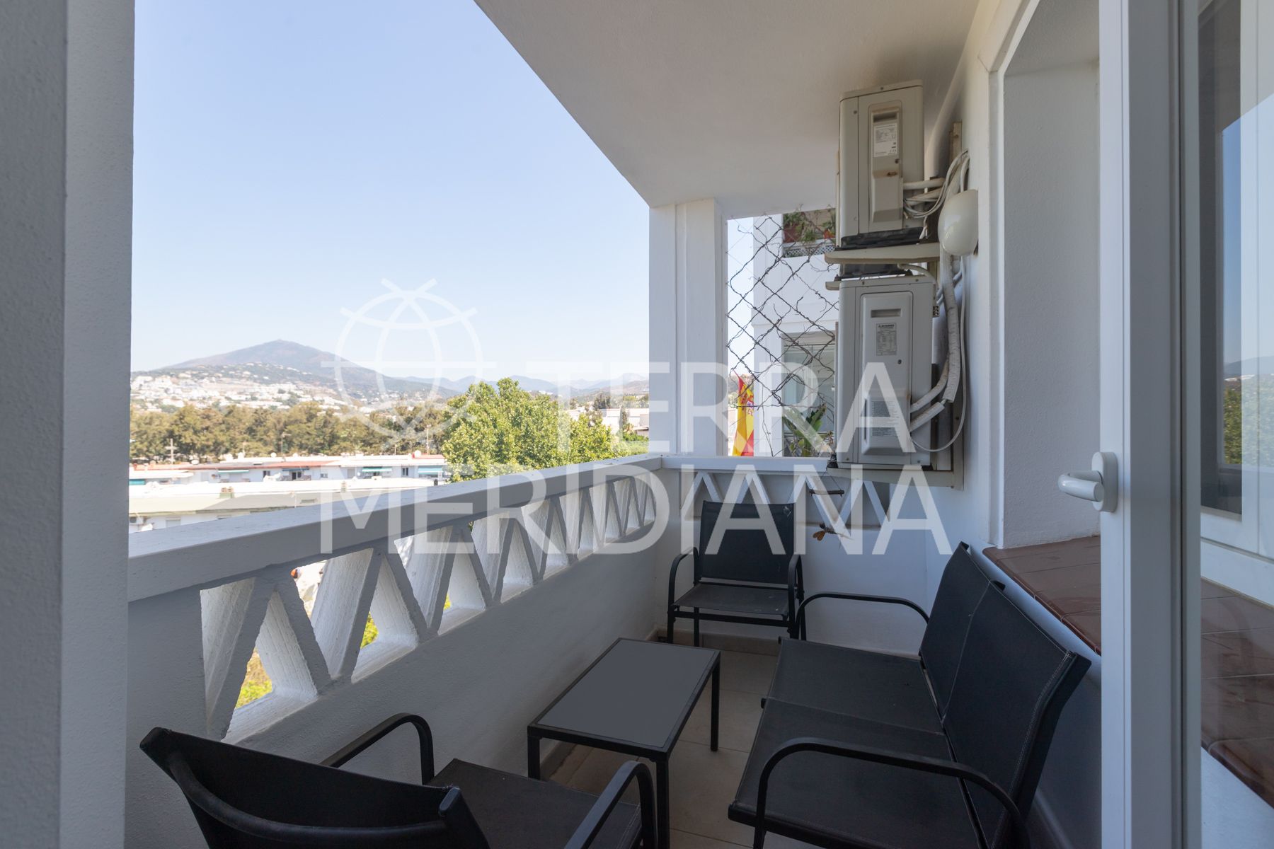 Flat in Nueva Andalucia, Marbella