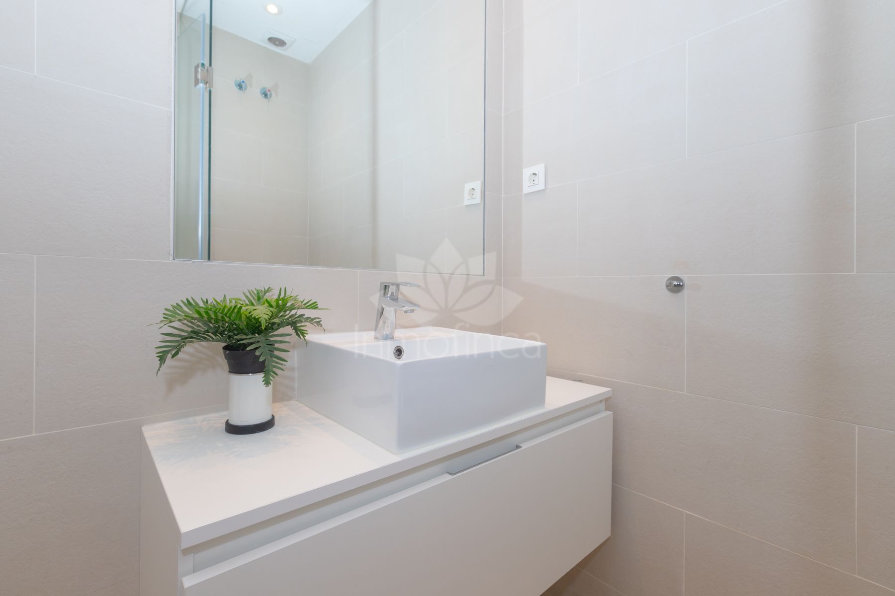 Apartamento en Paraiso Pueblo, Benahavis