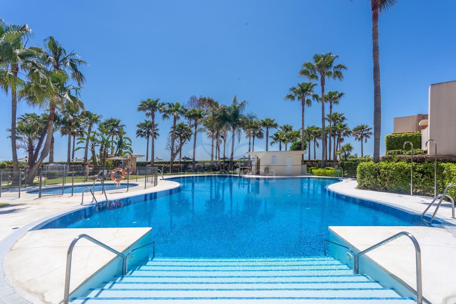 Apartamento en Punta Plata, Estepona