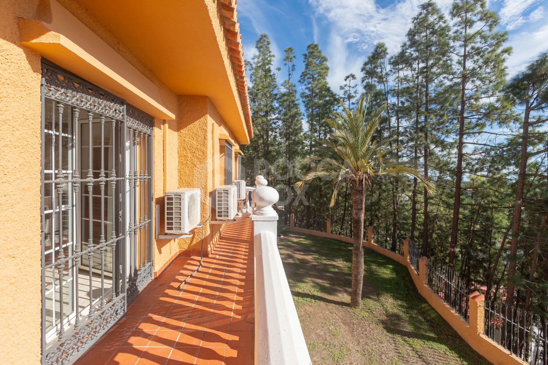 Detached villa in El Atabal with sea views