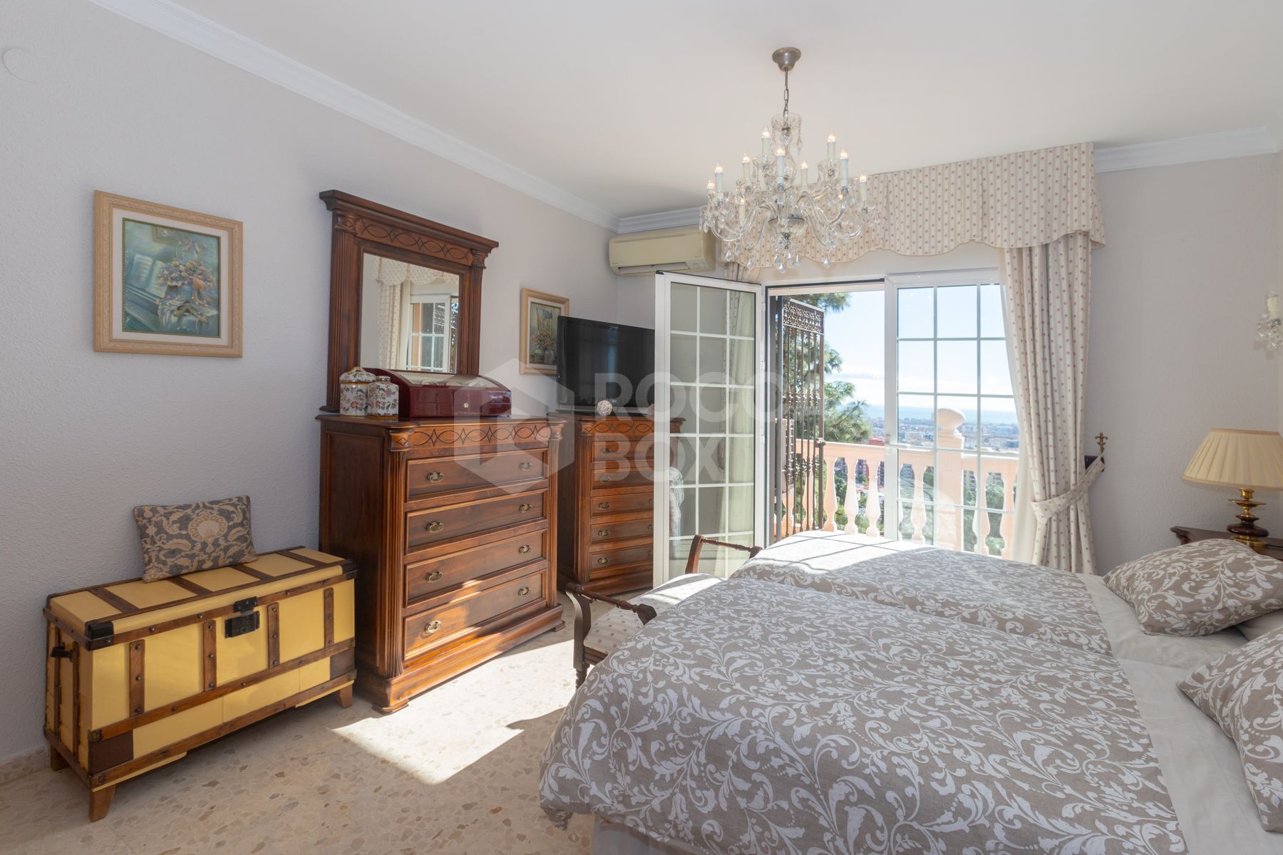 Detached villa in El Atabal with sea views