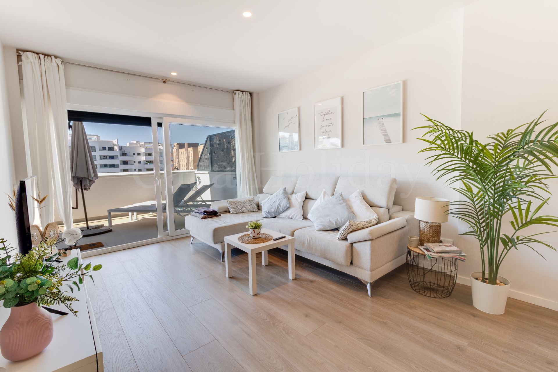 Flat in Avda de Andalucia - Sierra de Estepona, Estepona