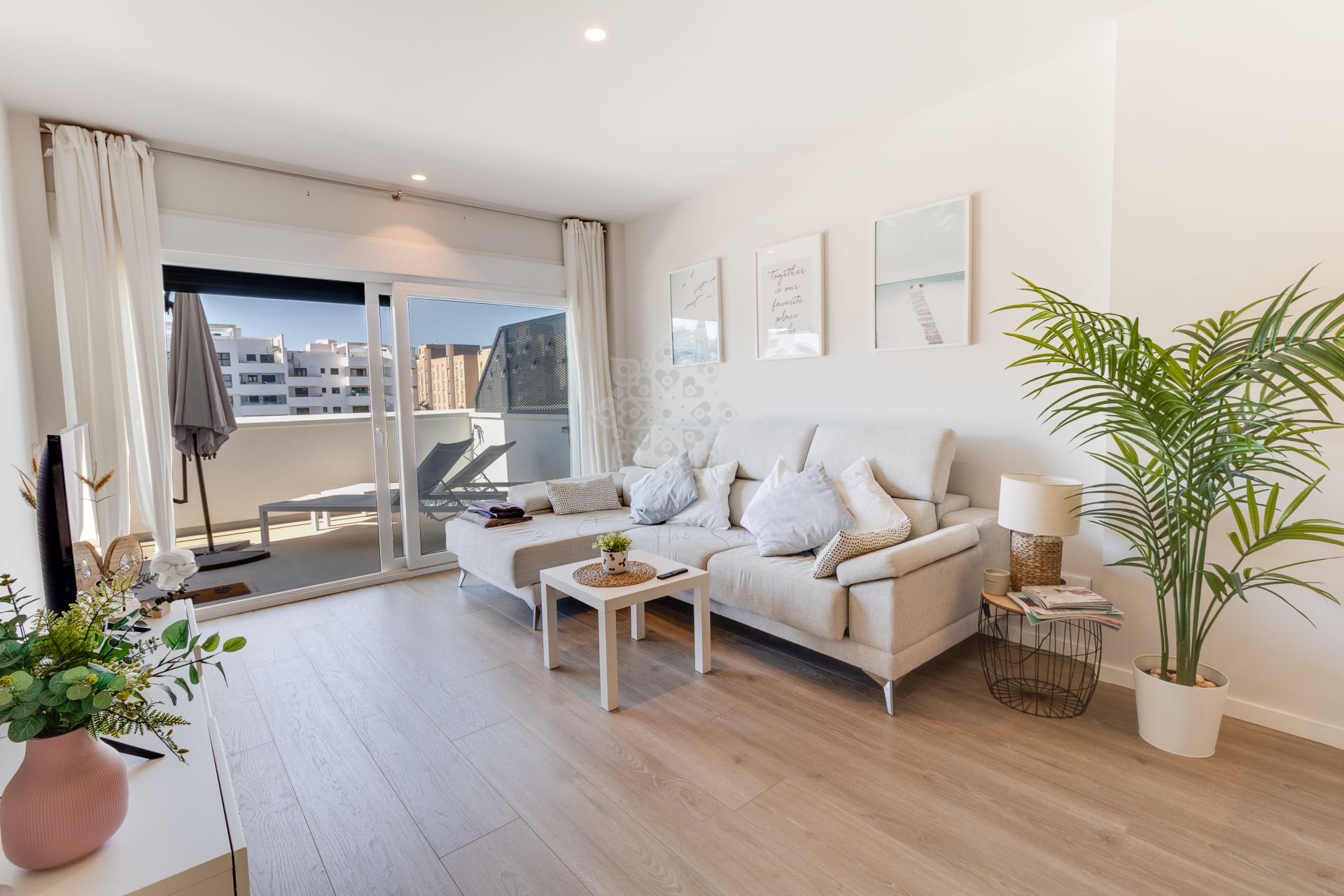 Flat in Avda de Andalucia - Sierra de Estepona, Estepona