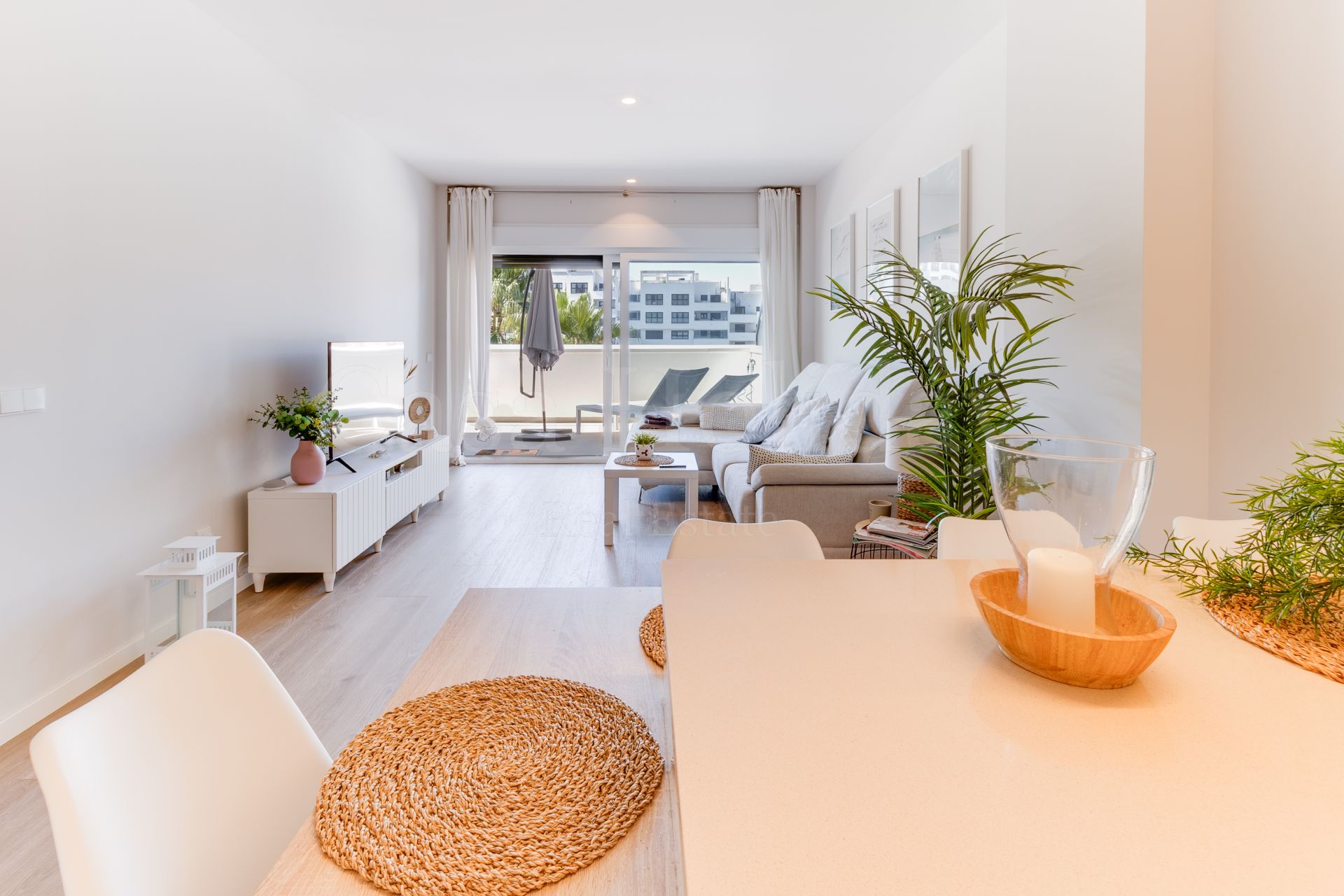 Flat in Avda de Andalucia - Sierra de Estepona, Estepona