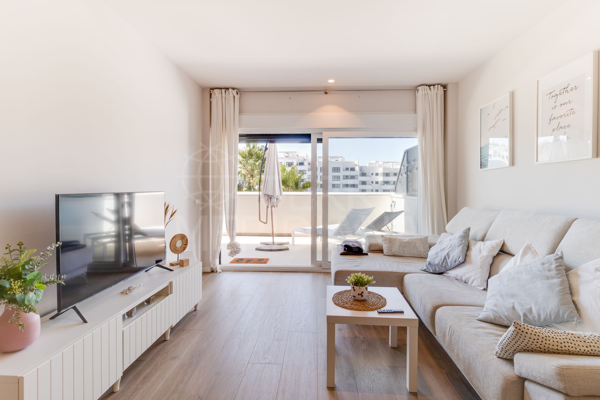 Flat in Avda de Andalucia - Sierra de Estepona, Estepona