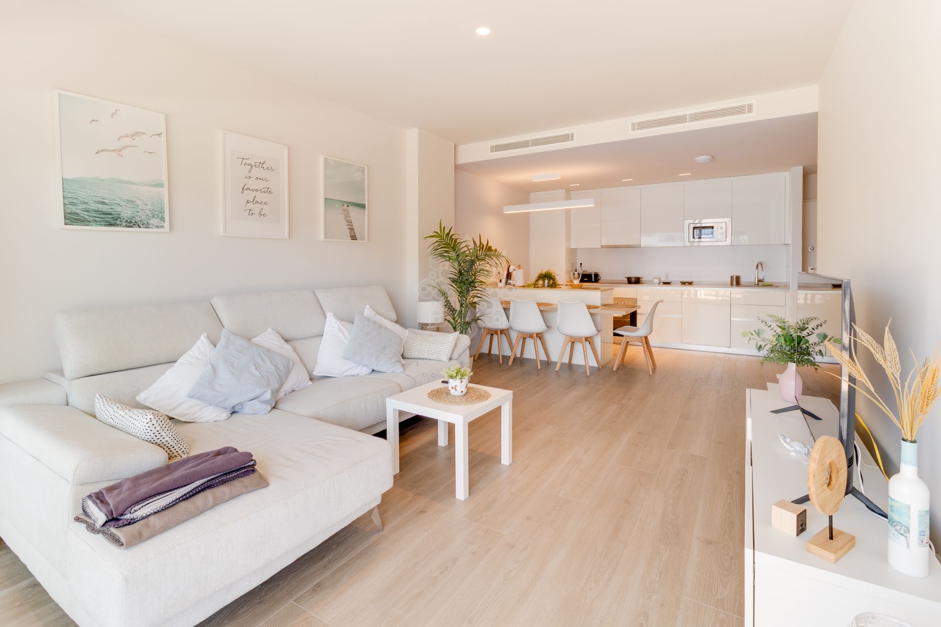 Flat in Avda de Andalucia - Sierra de Estepona, Estepona