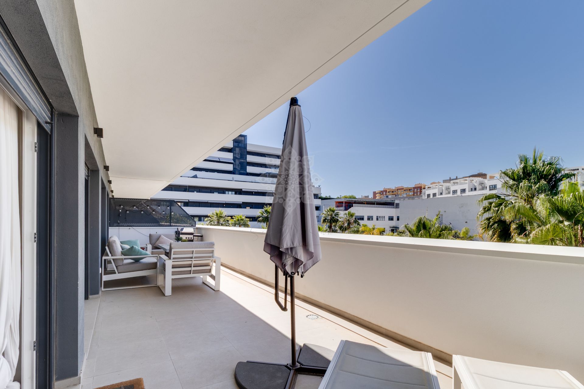 Flat in Avda de Andalucia - Sierra de Estepona, Estepona