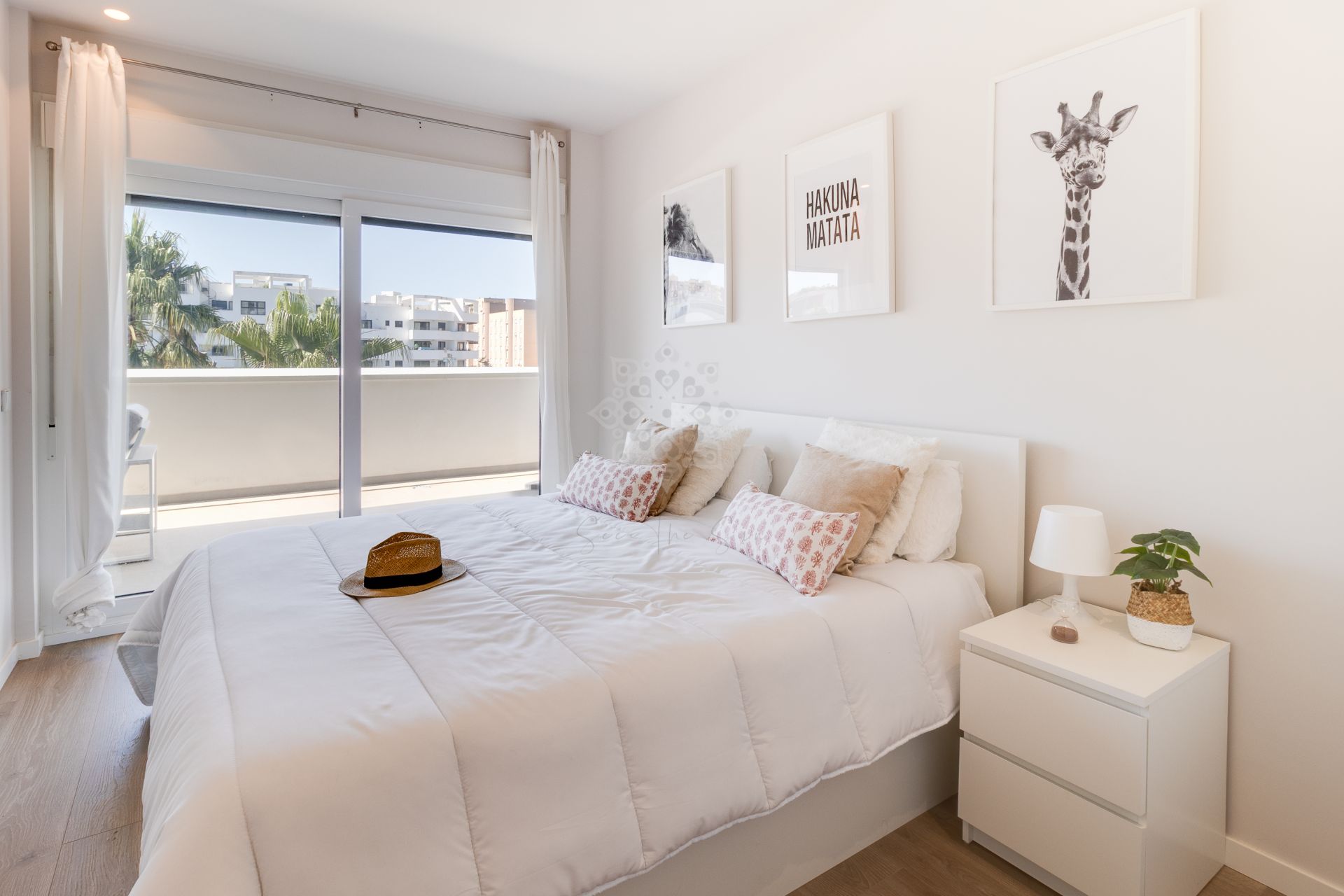 Flat in Avda de Andalucia - Sierra de Estepona, Estepona