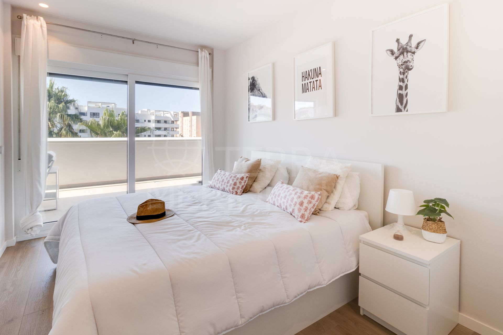 Flat in Avda de Andalucia - Sierra de Estepona, Estepona