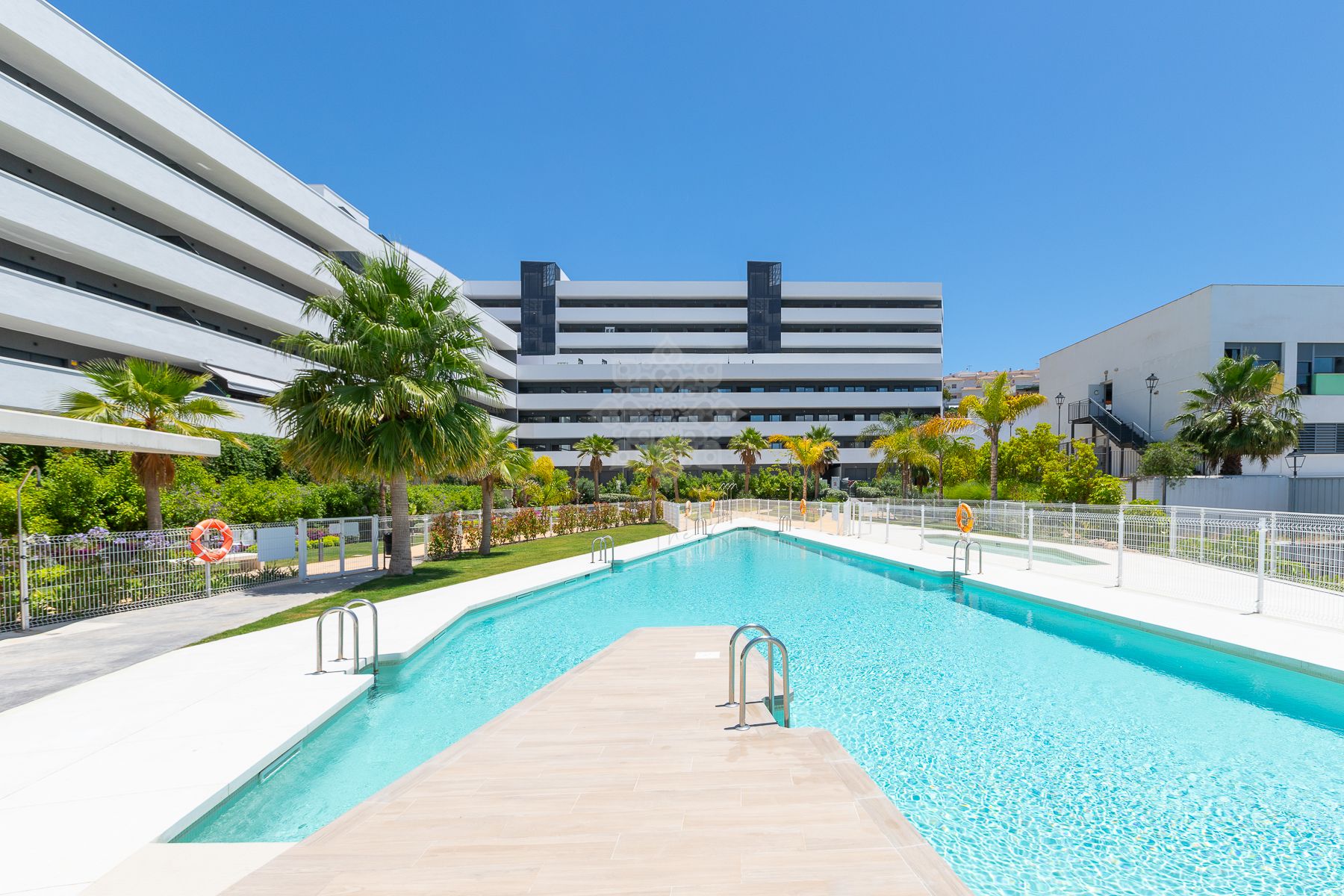 Flat in Avda de Andalucia - Sierra de Estepona, Estepona