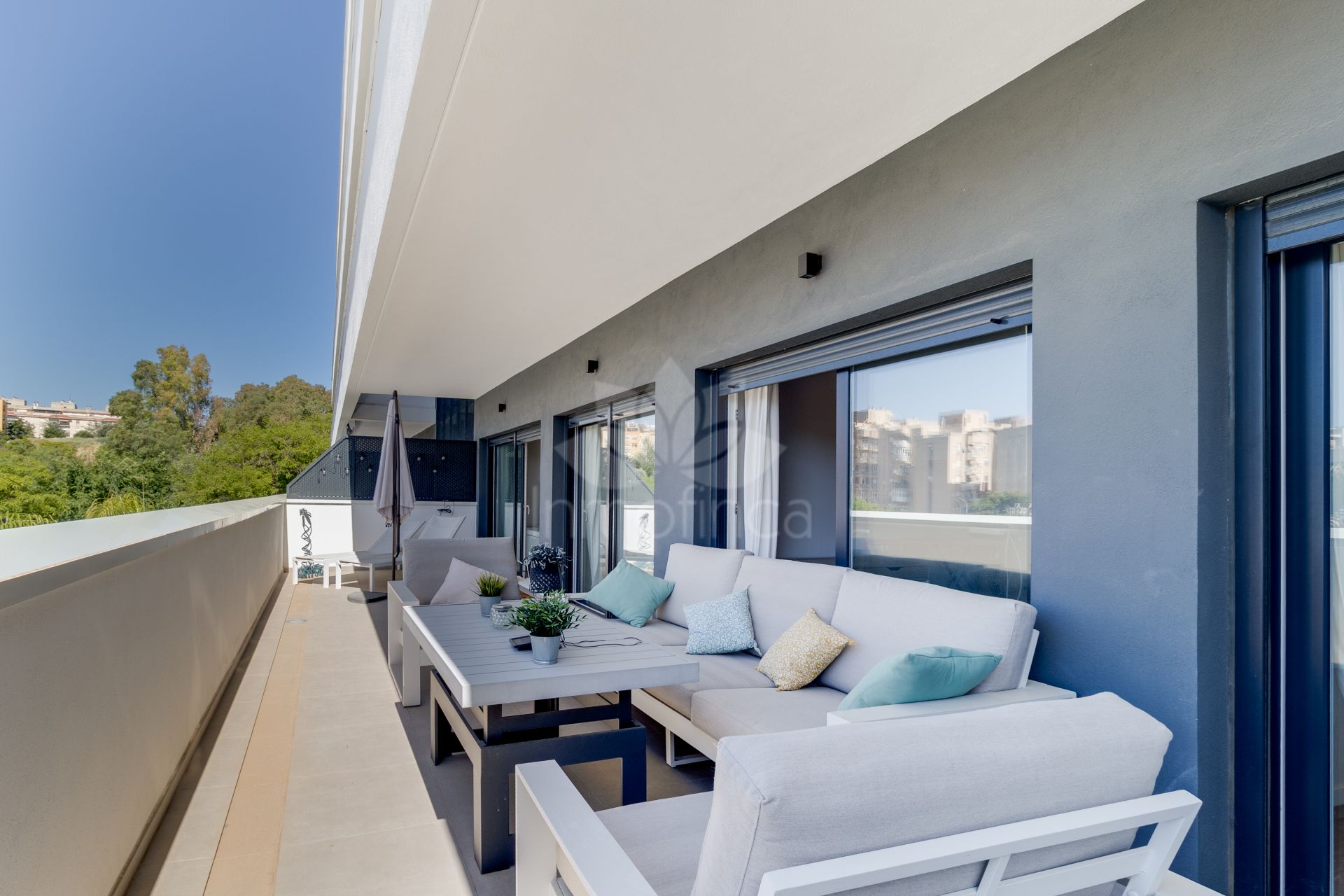 Piso en Avda de Andalucia - Sierra de Estepona, Estepona