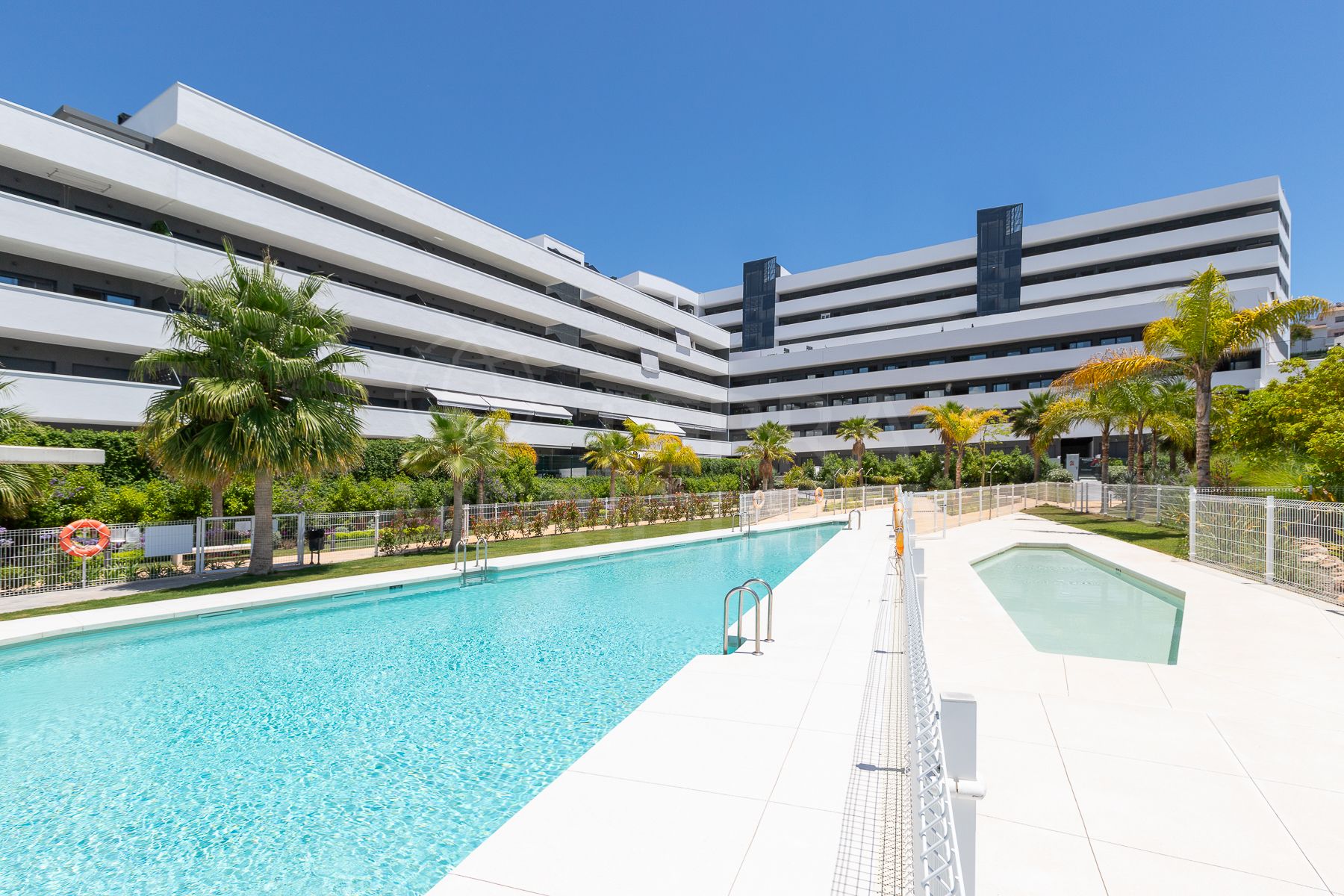 Flat in Avda de Andalucia - Sierra de Estepona, Estepona