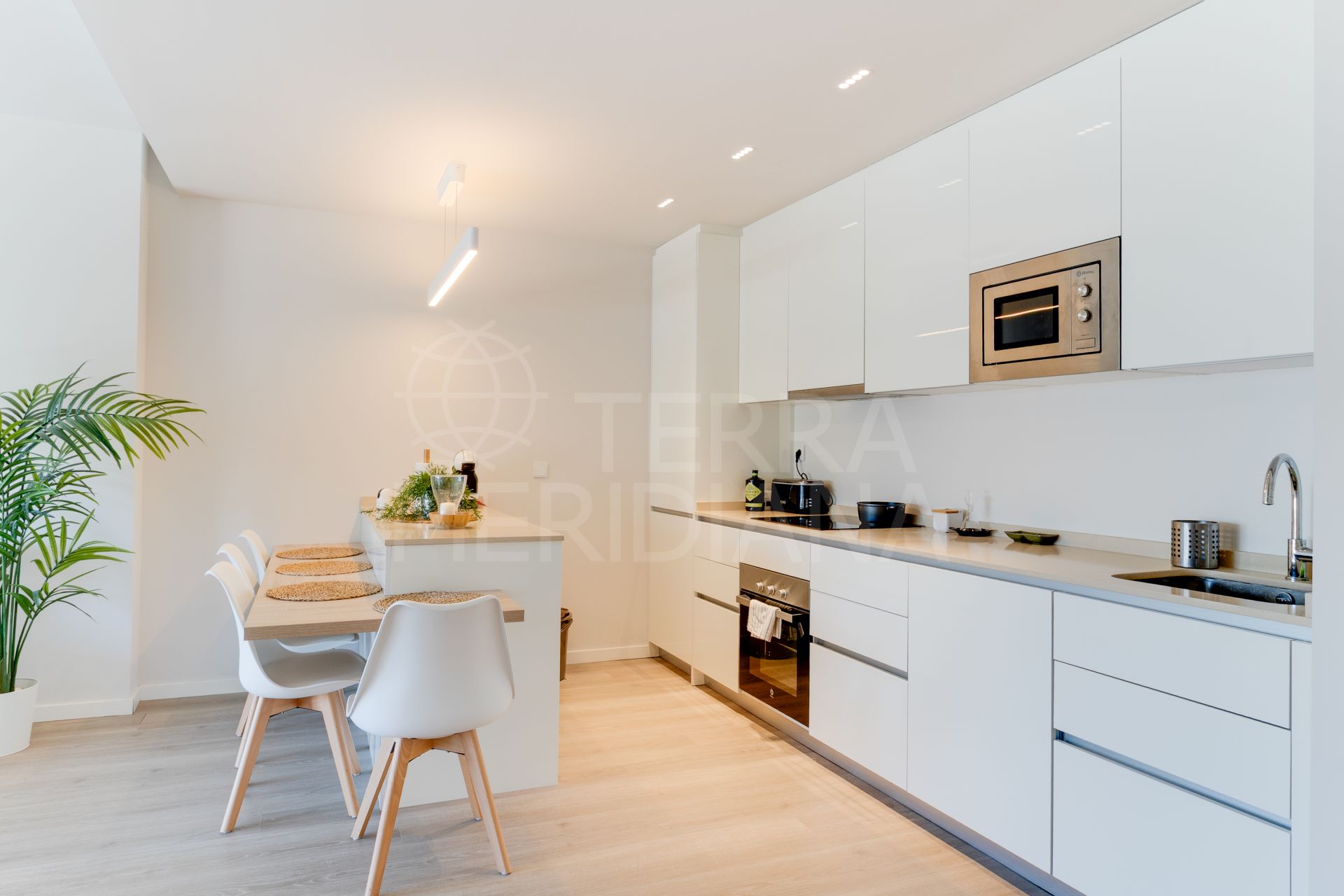 Flat in Avda de Andalucia - Sierra de Estepona, Estepona