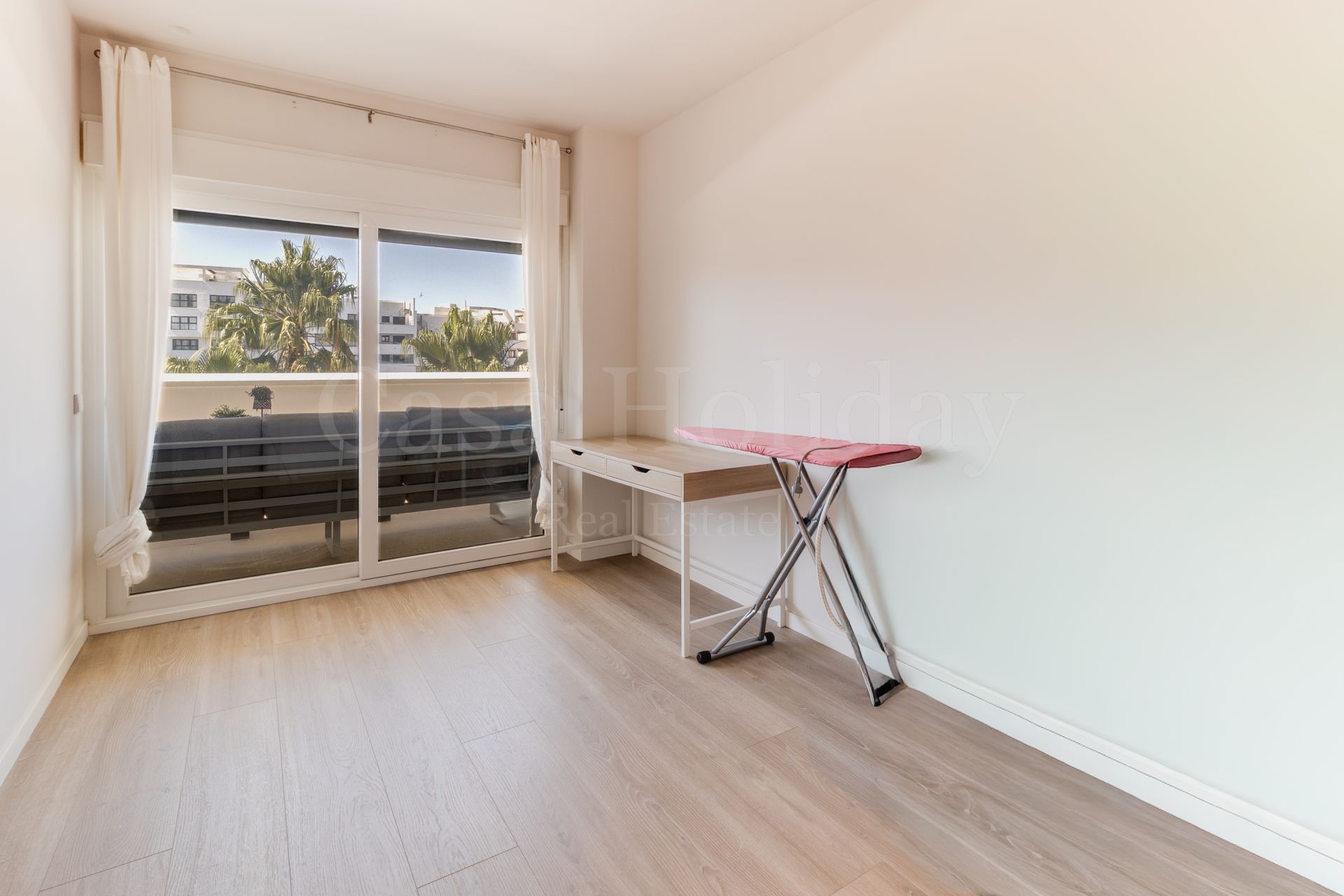 Flat in Avda de Andalucia - Sierra de Estepona, Estepona