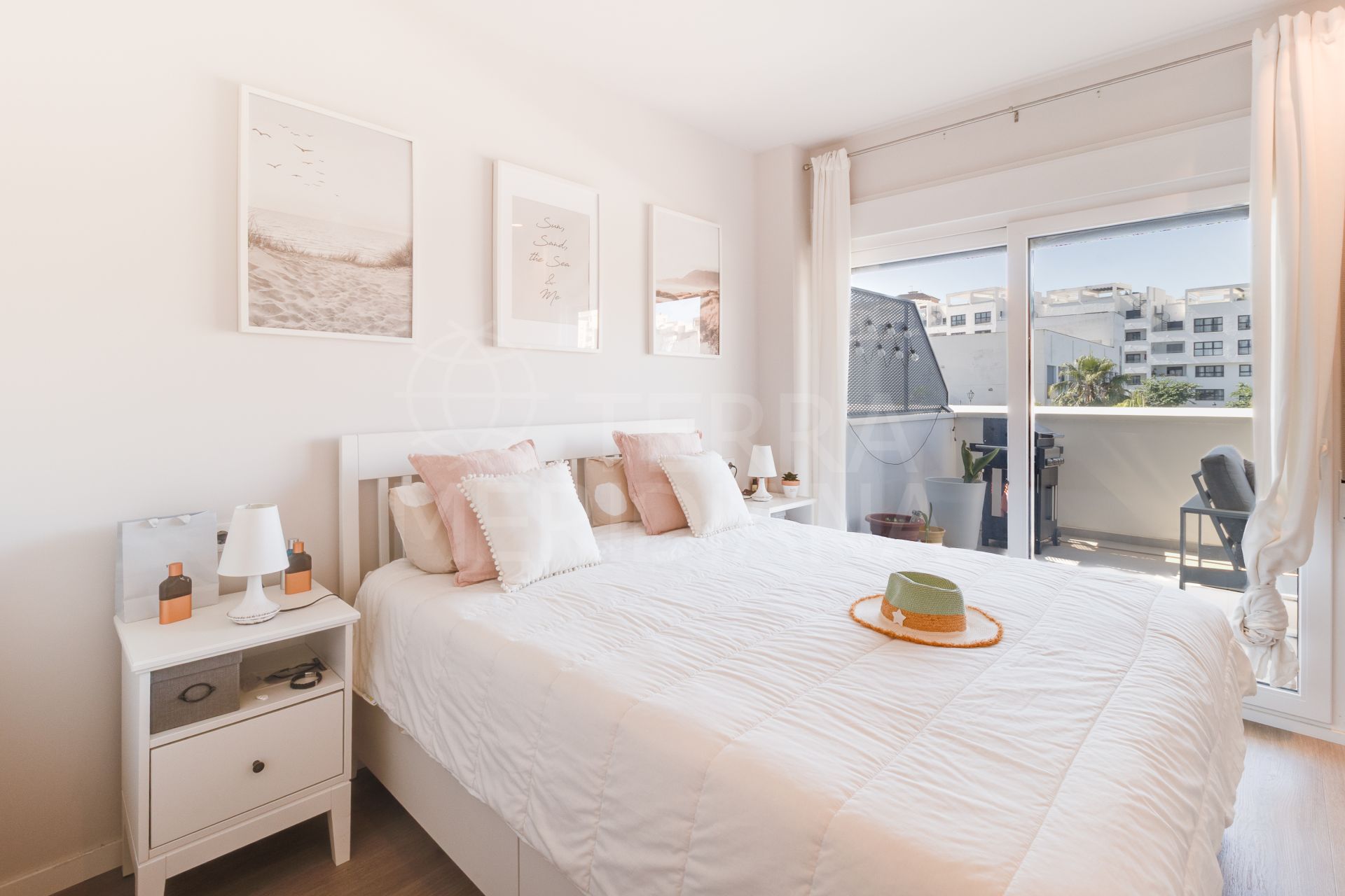 Flat in Avda de Andalucia - Sierra de Estepona, Estepona