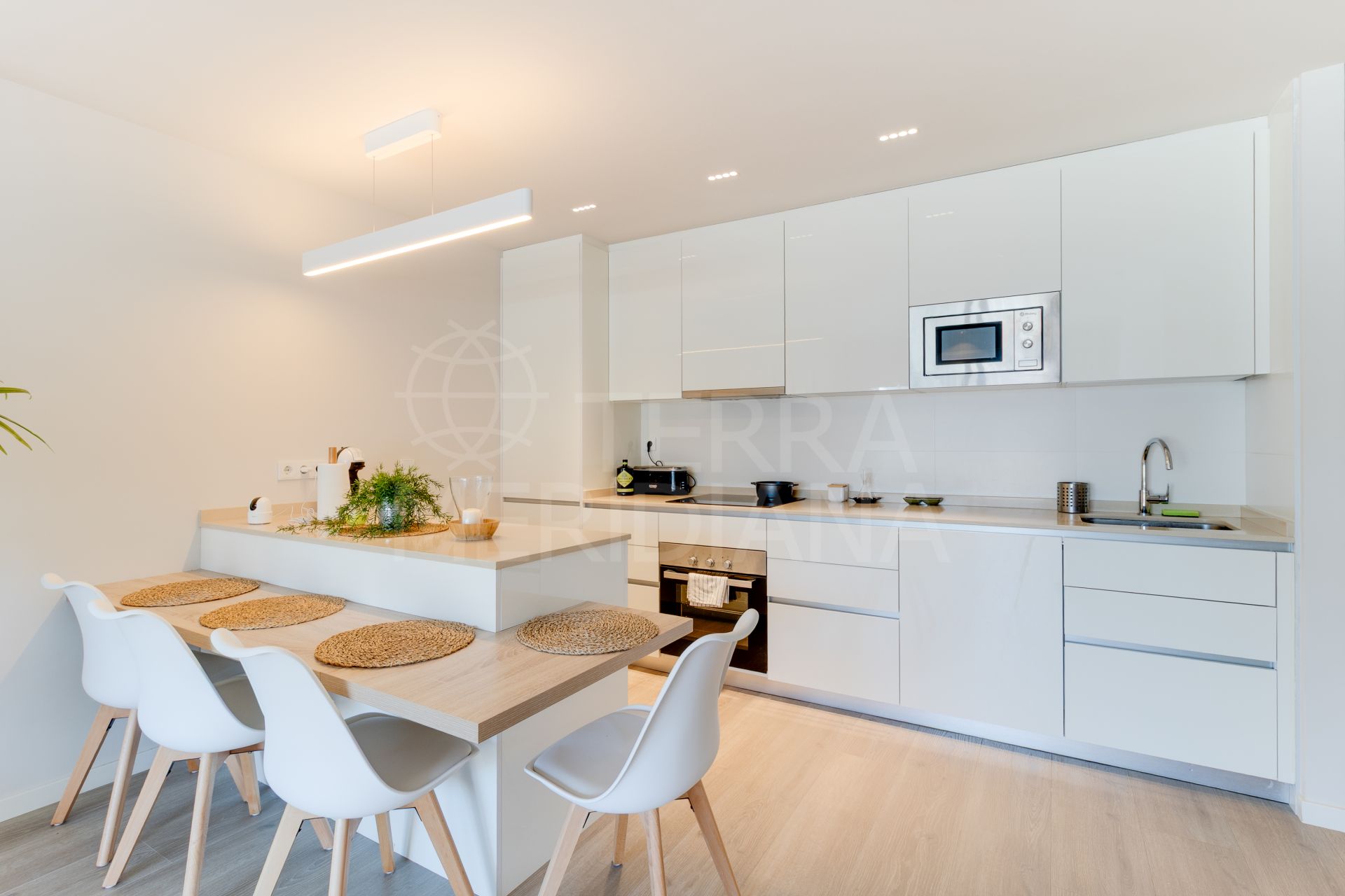 Flat in Avda de Andalucia - Sierra de Estepona, Estepona