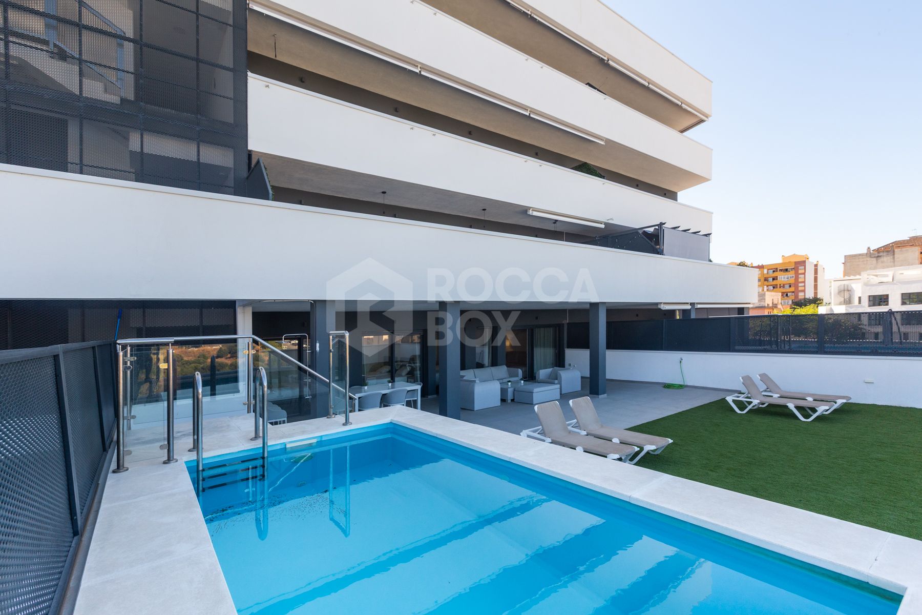 House in Wellingtonia development with private pool