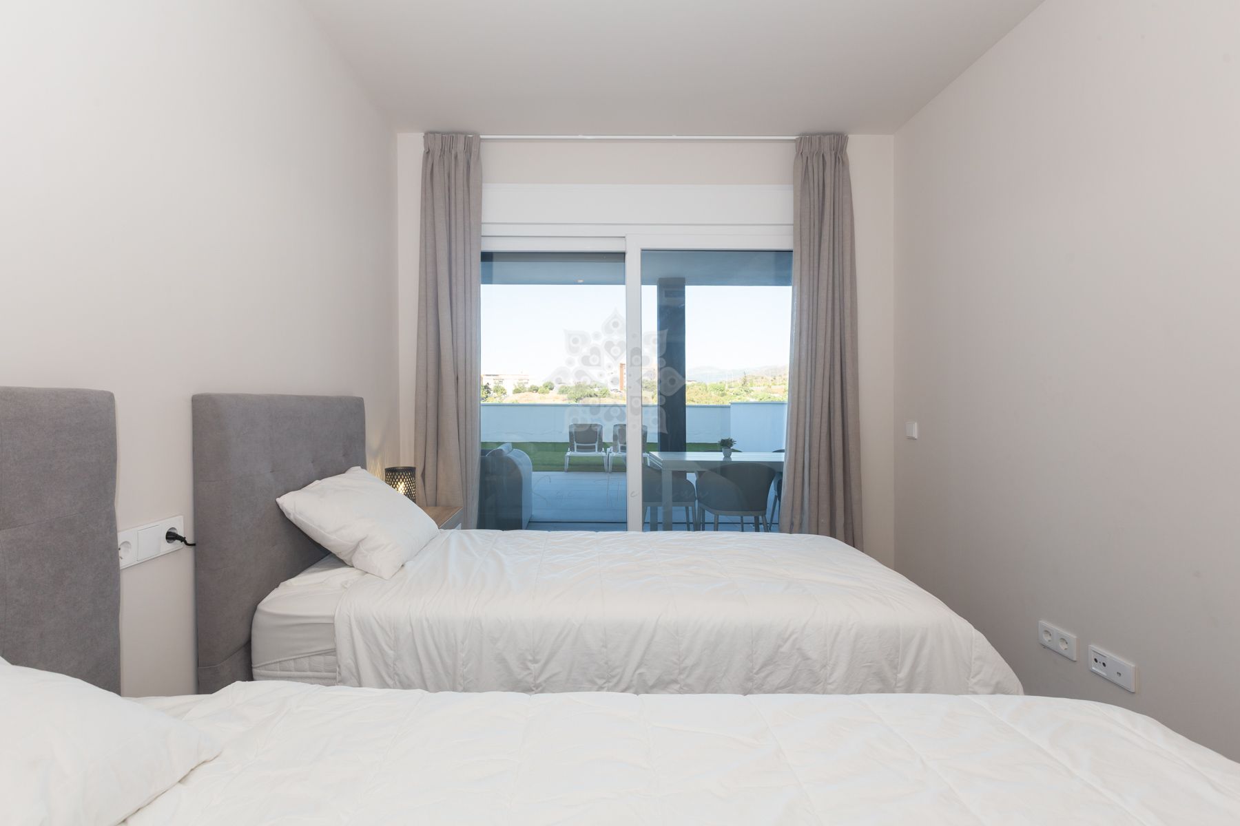 Flat in Avda de Andalucia - Sierra de Estepona, Estepona