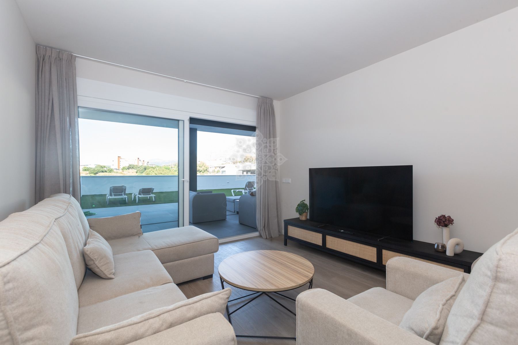 Flat in Avda de Andalucia - Sierra de Estepona, Estepona