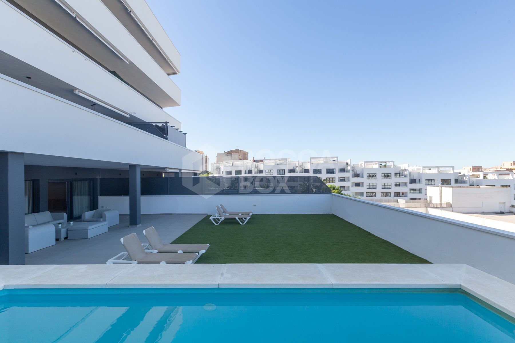 House in Wellingtonia development with private pool