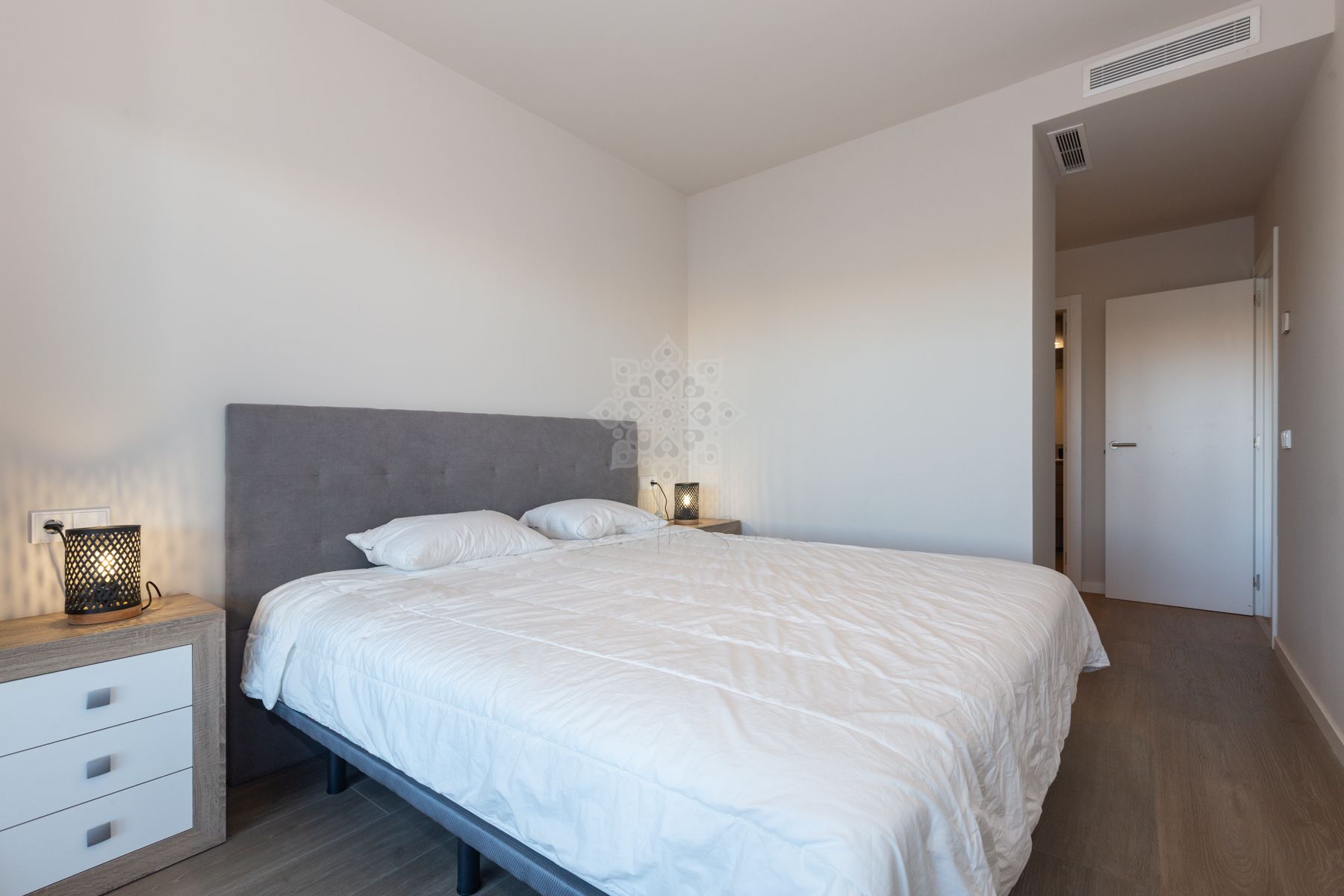 Flat in Avda de Andalucia - Sierra de Estepona, Estepona