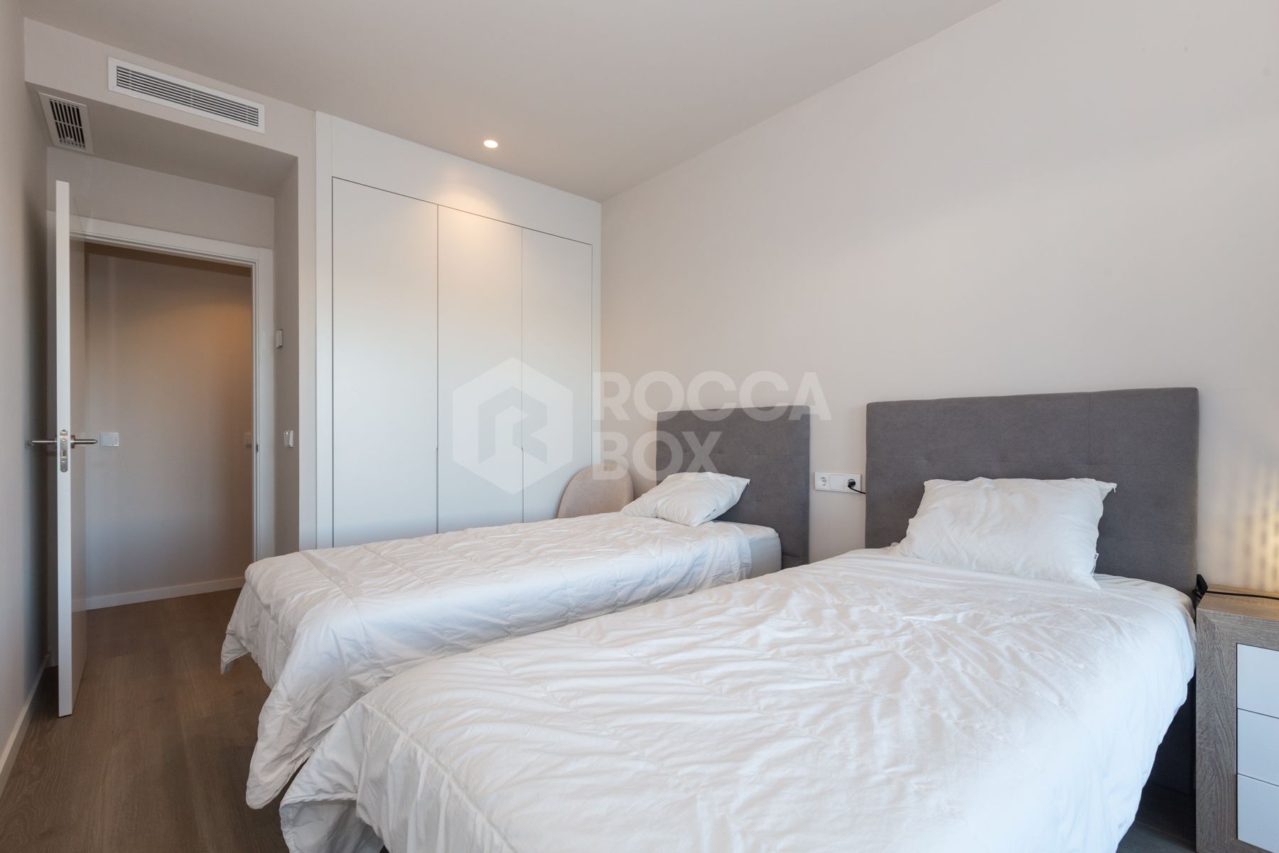 House in Wellingtonia development with private pool