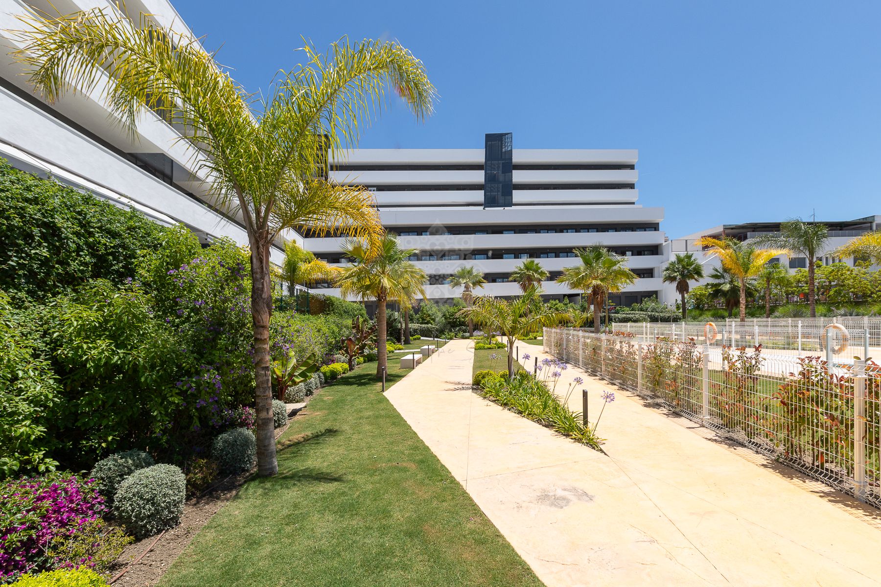 Flat in Avda de Andalucia - Sierra de Estepona, Estepona