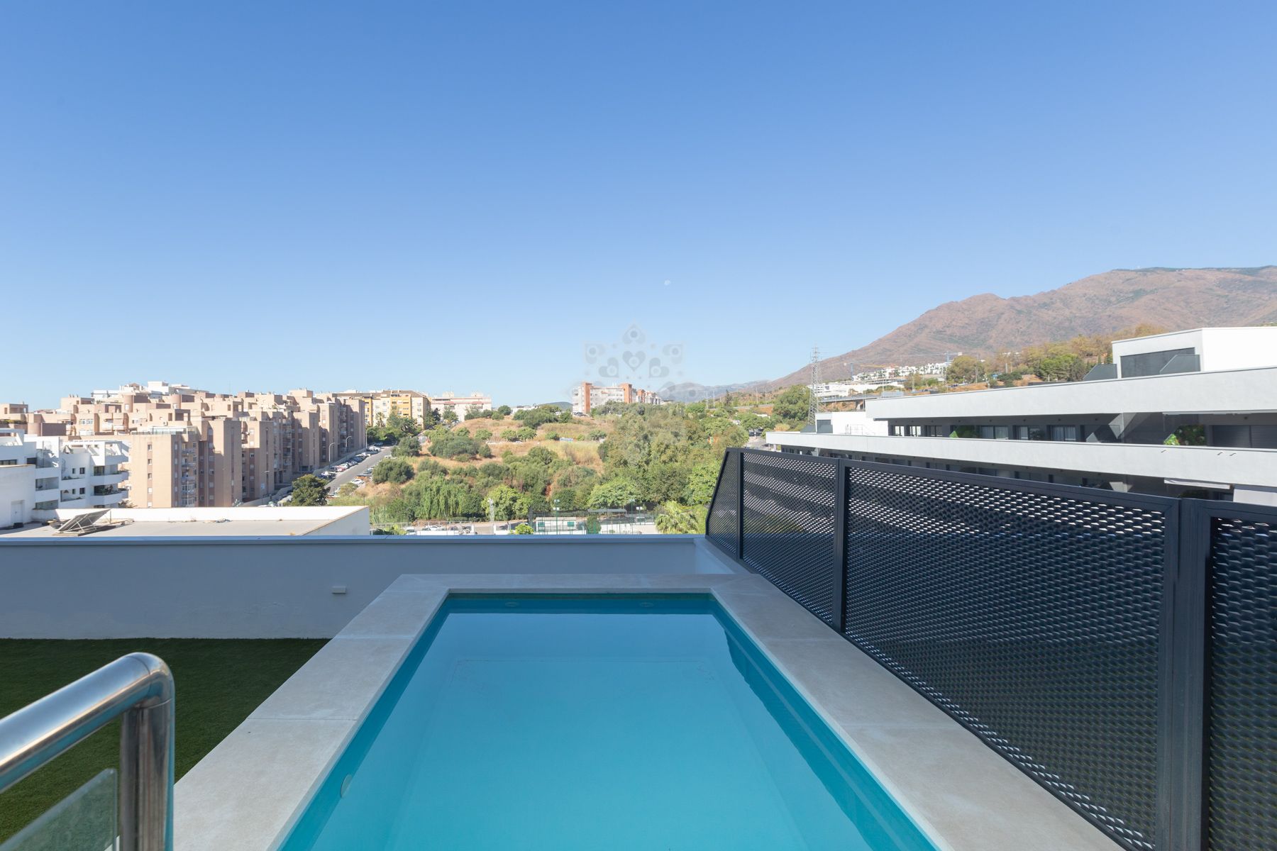 Flat in Avda de Andalucia - Sierra de Estepona, Estepona