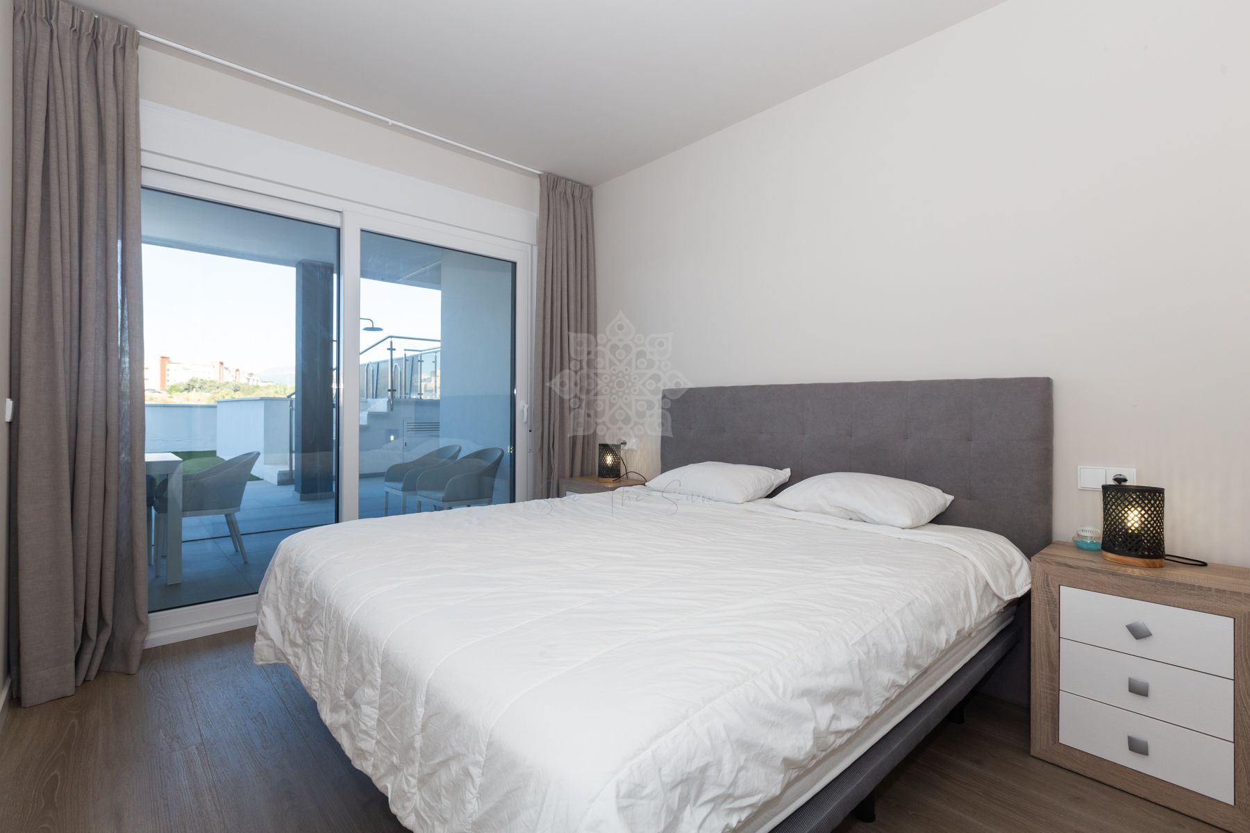 Flat in Avda de Andalucia - Sierra de Estepona, Estepona