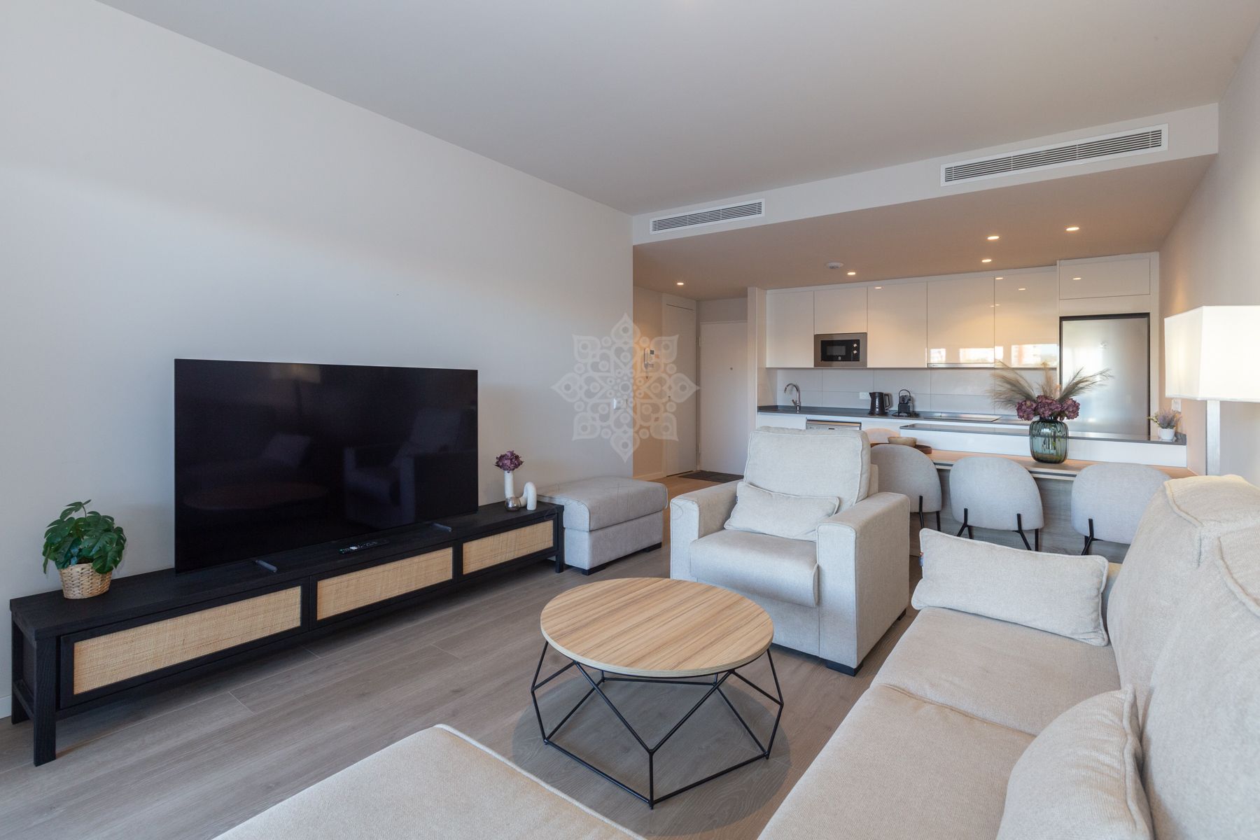 Flat in Avda de Andalucia - Sierra de Estepona, Estepona