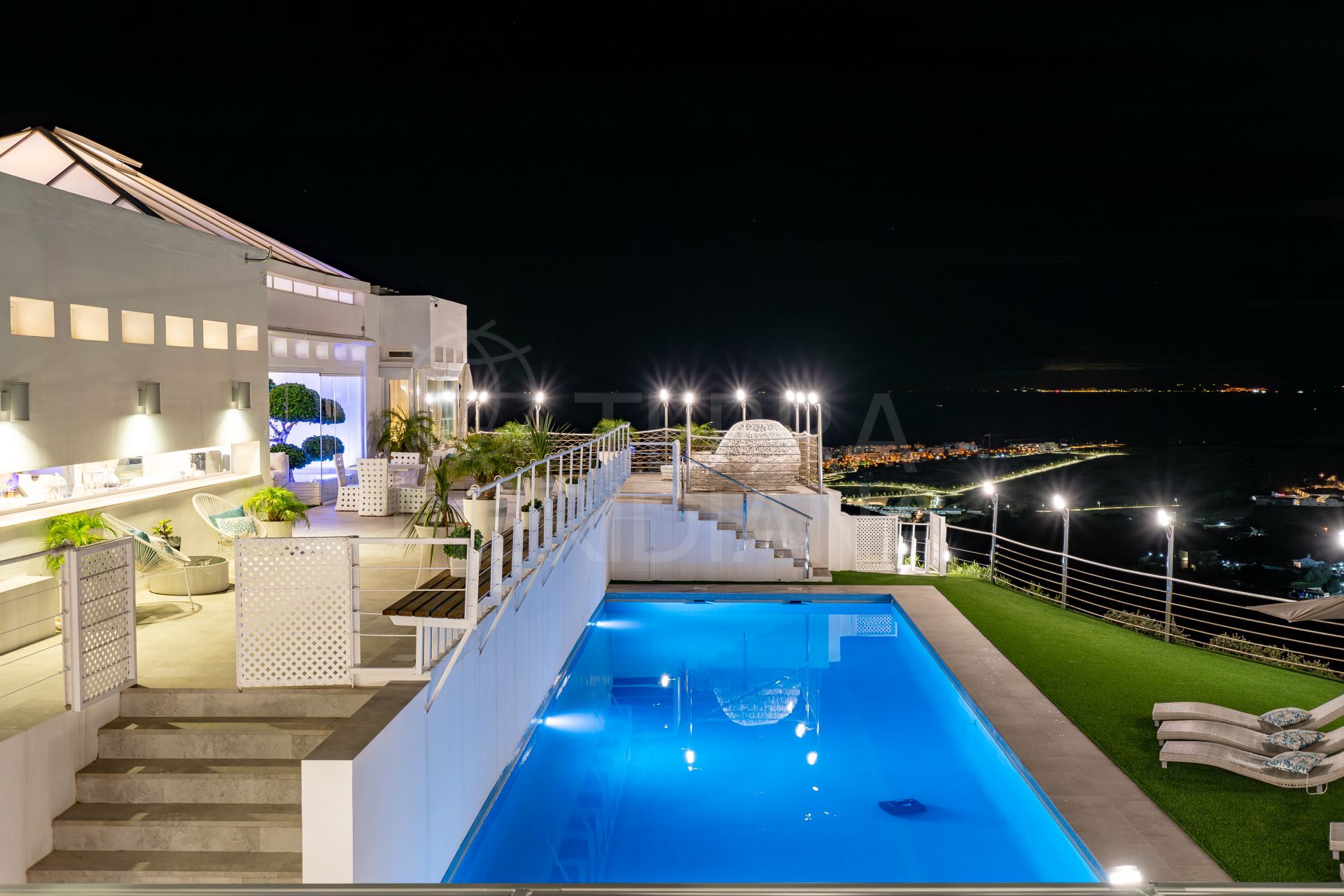 Villa in Los Reales - Sierra Estepona, Estepona