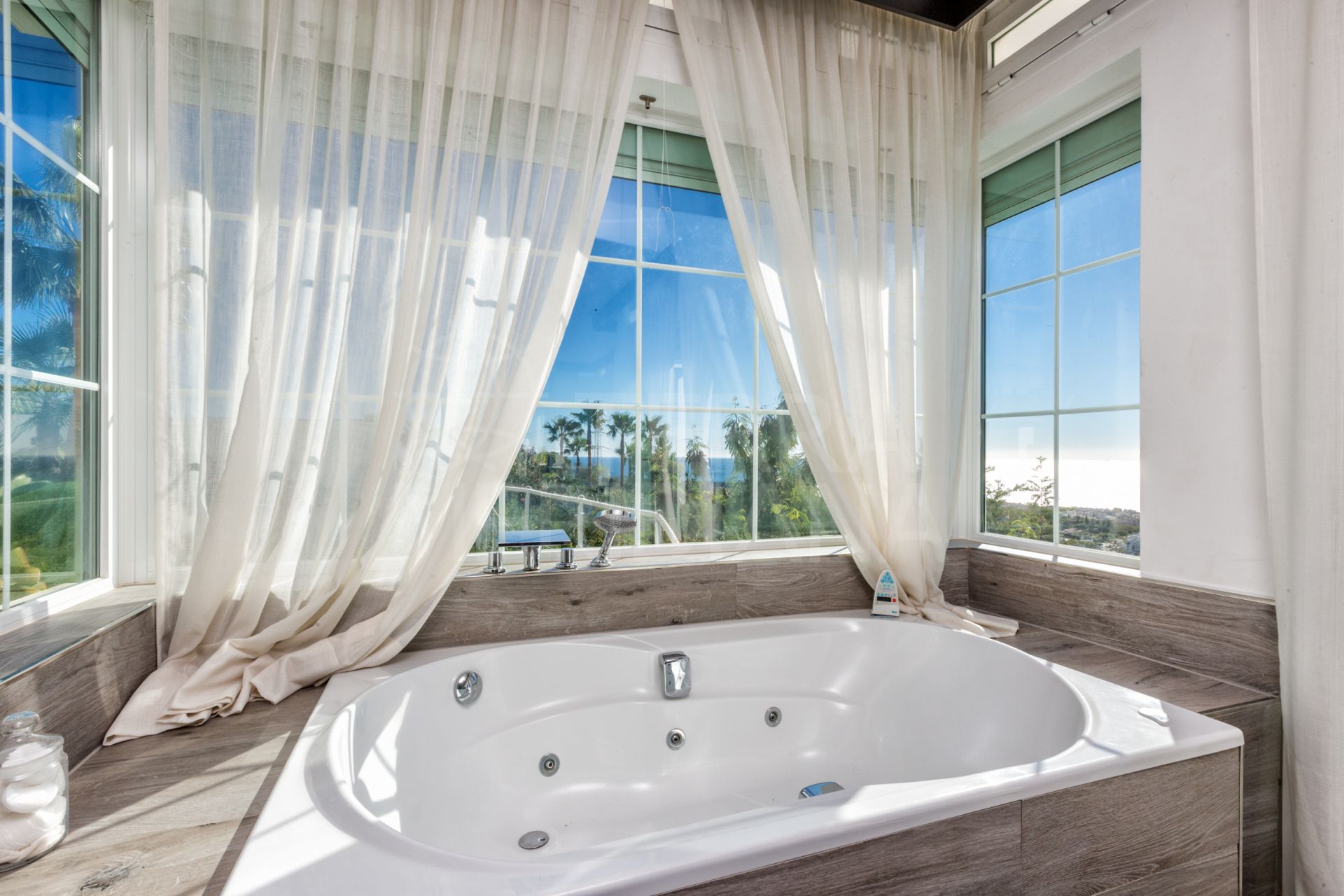 Villa in Los Reales - Sierra Estepona, Estepona