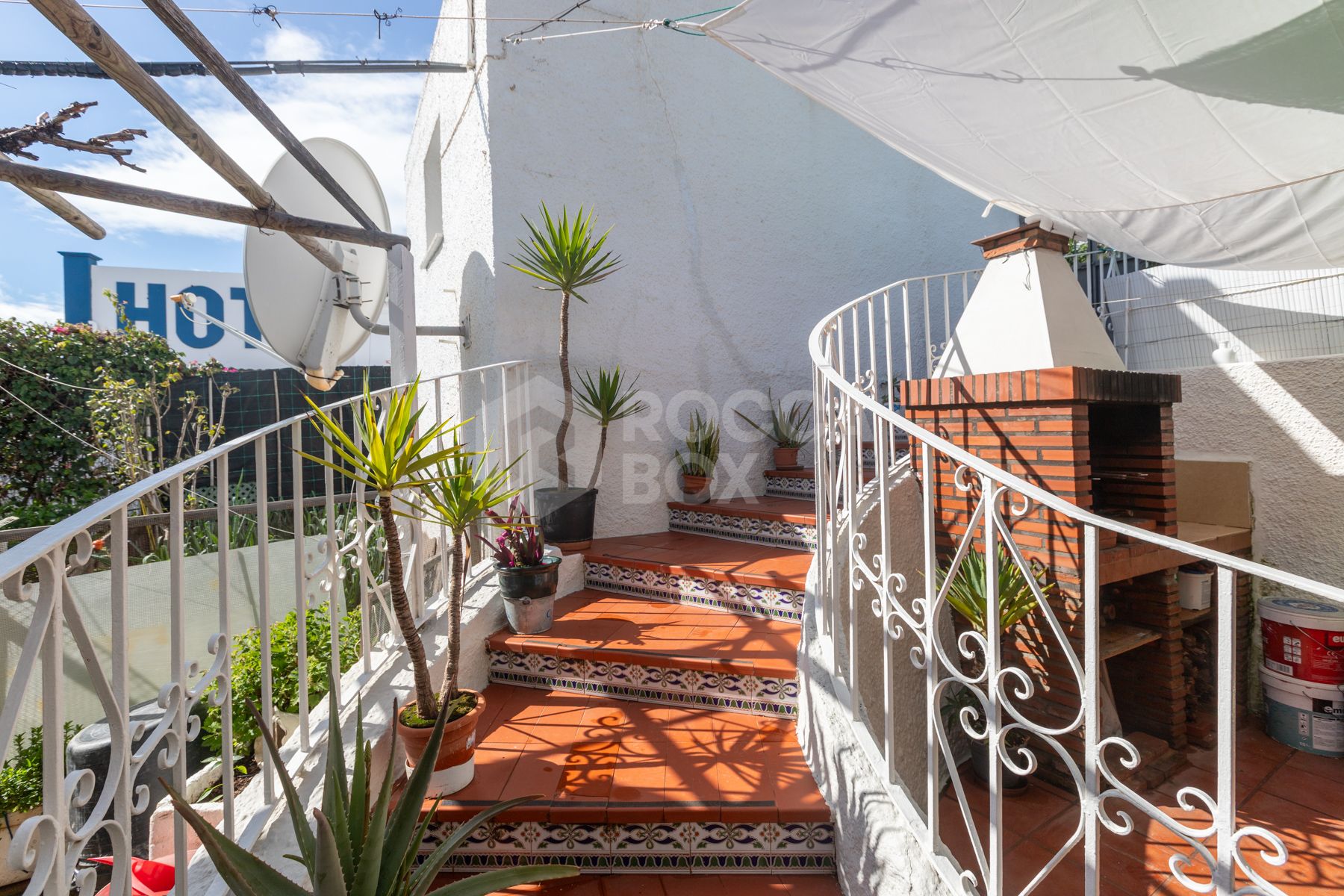 Villa with pool in Urb. Buenas Noches, Estepona