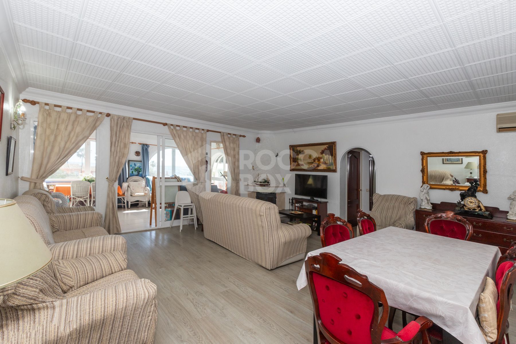 Villa with pool in Urb. Buenas Noches, Estepona