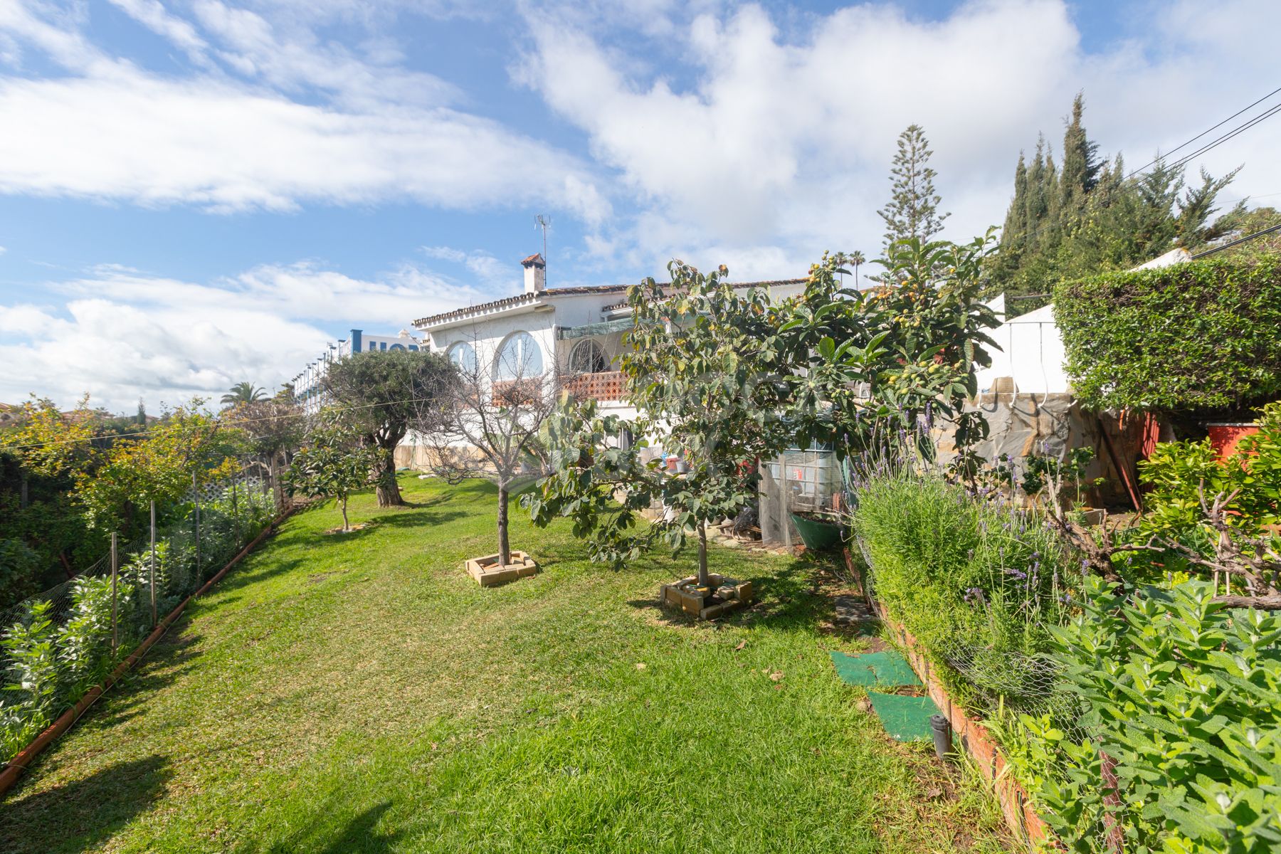 Villa with pool in Urb. Buenas Noches, Estepona
